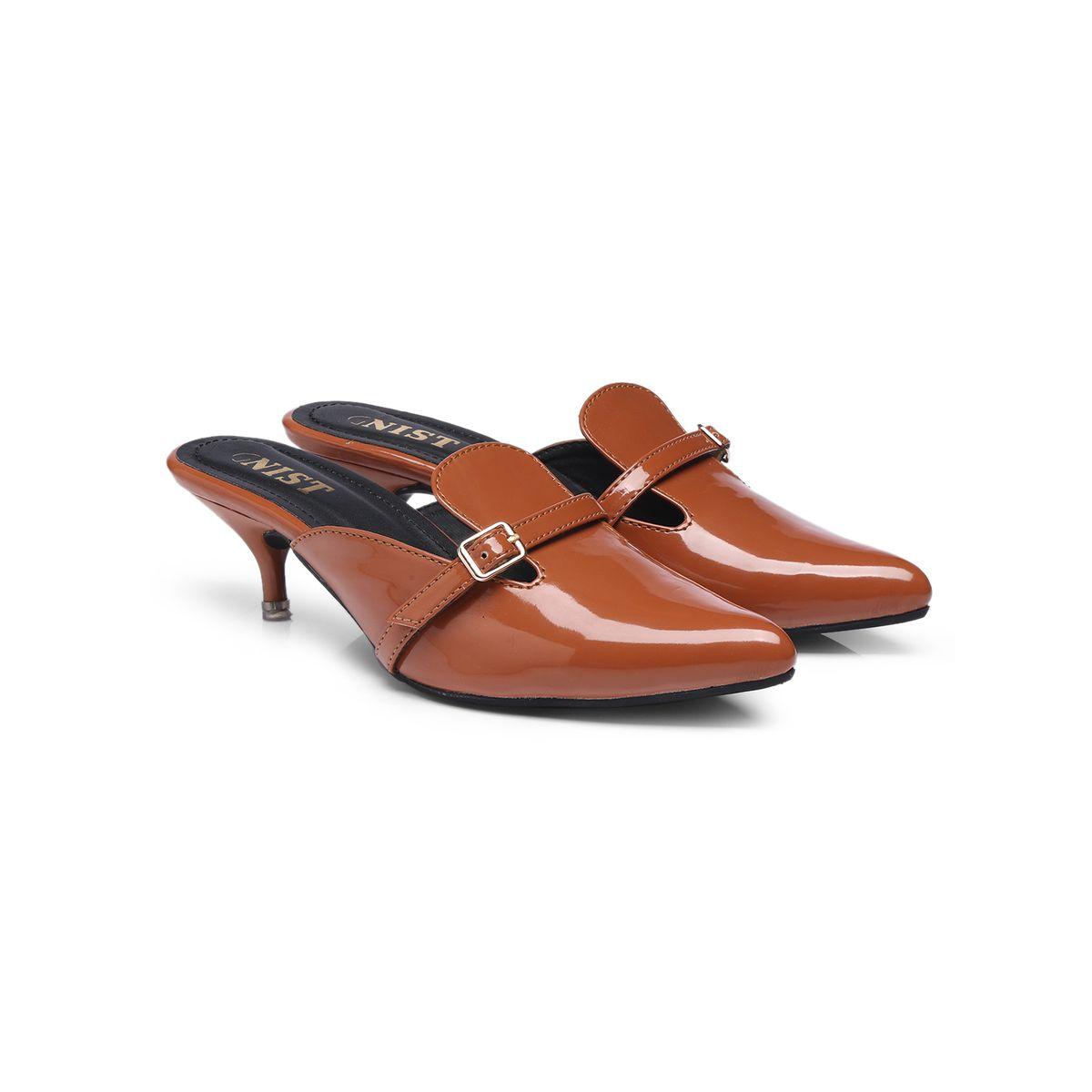 حذاء ميولز بكعب قطة ومقدمة مدببة مع إبزيم-women-shoes-heels-image-4