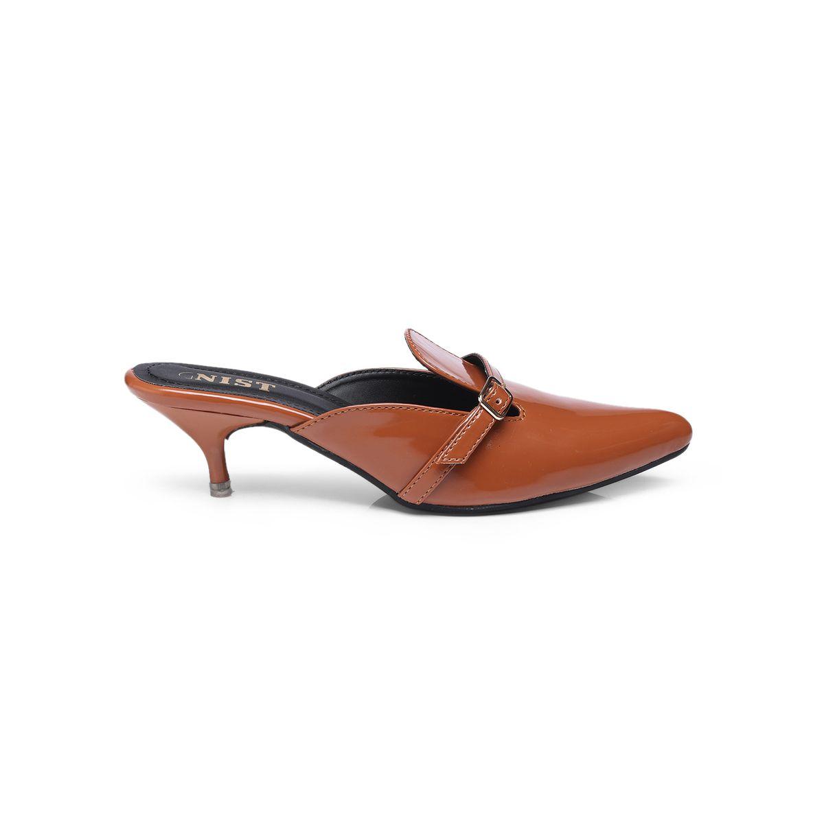 حذاء ميولز بكعب قطة ومقدمة مدببة مع إبزيم-women-shoes-heels-image-5