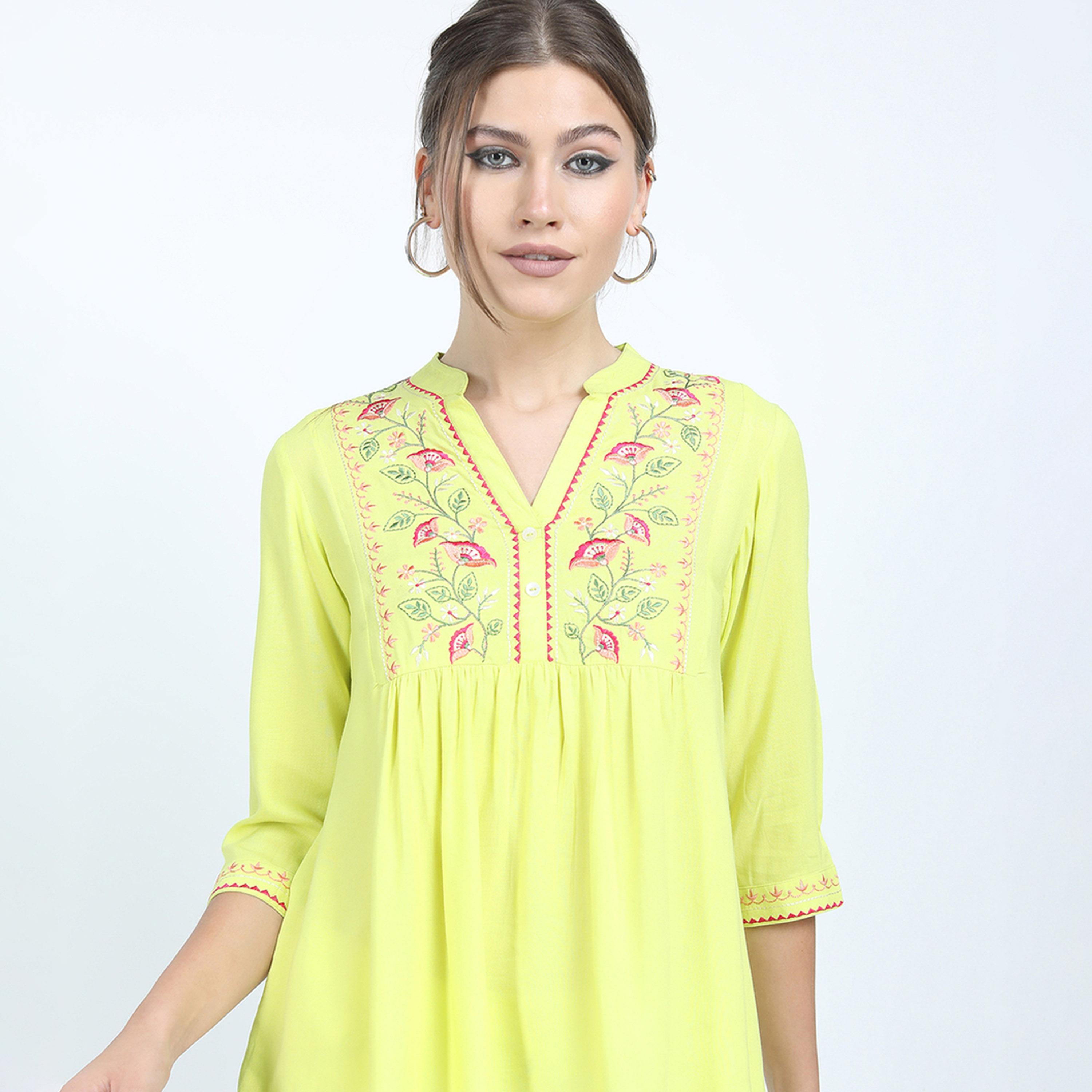فيشود × ستايلي - بلوزة مطرزة بالزهور بياقة ماندرين - أصفر-women-clothing-shirtsandblouses-blouses-image-7