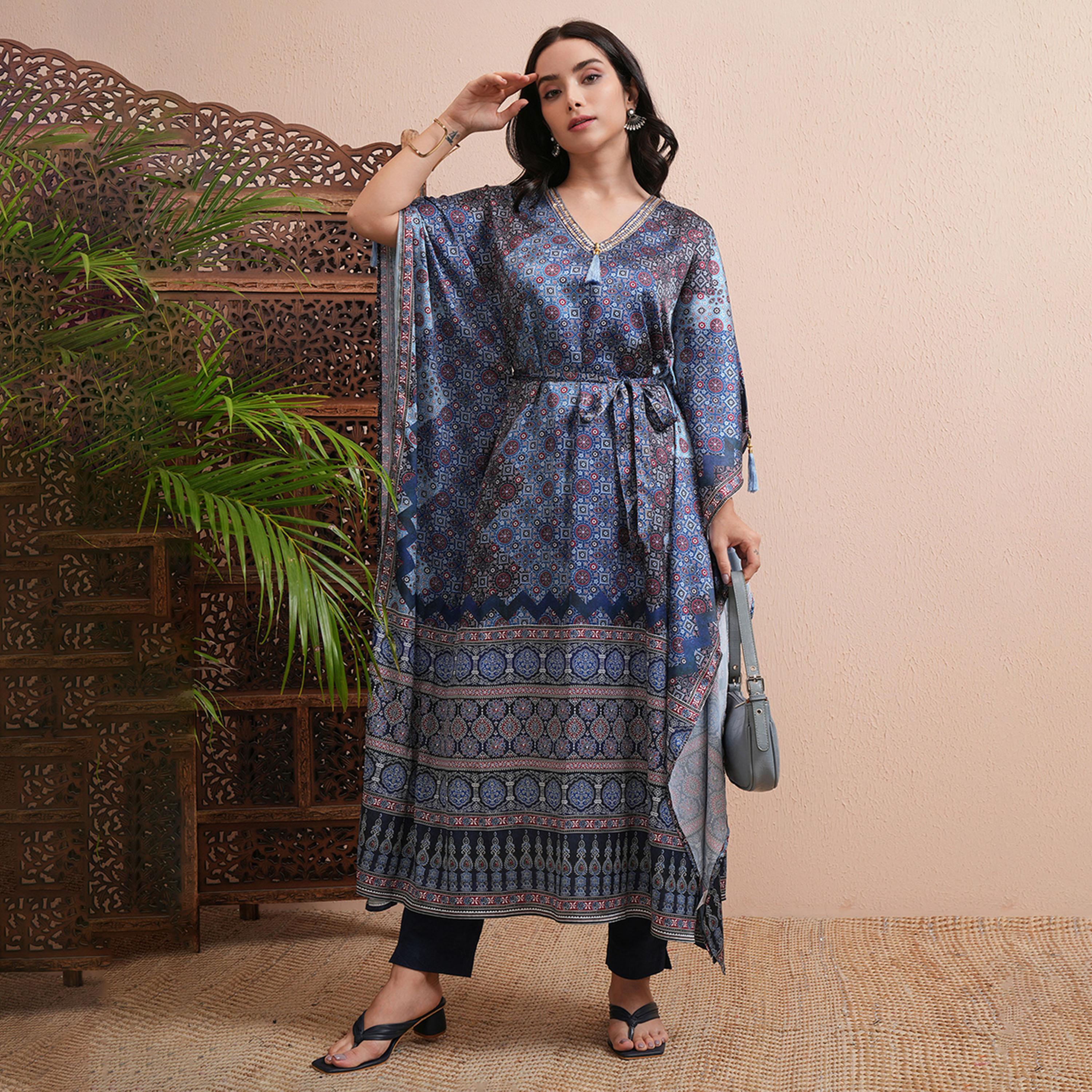 فيشود × ستايلي - بلوزة نسائية مطبوعة هندسيًا بفتحة رقبة على شكل V-women-clothing-shirtsandblouses-blouses-image-1