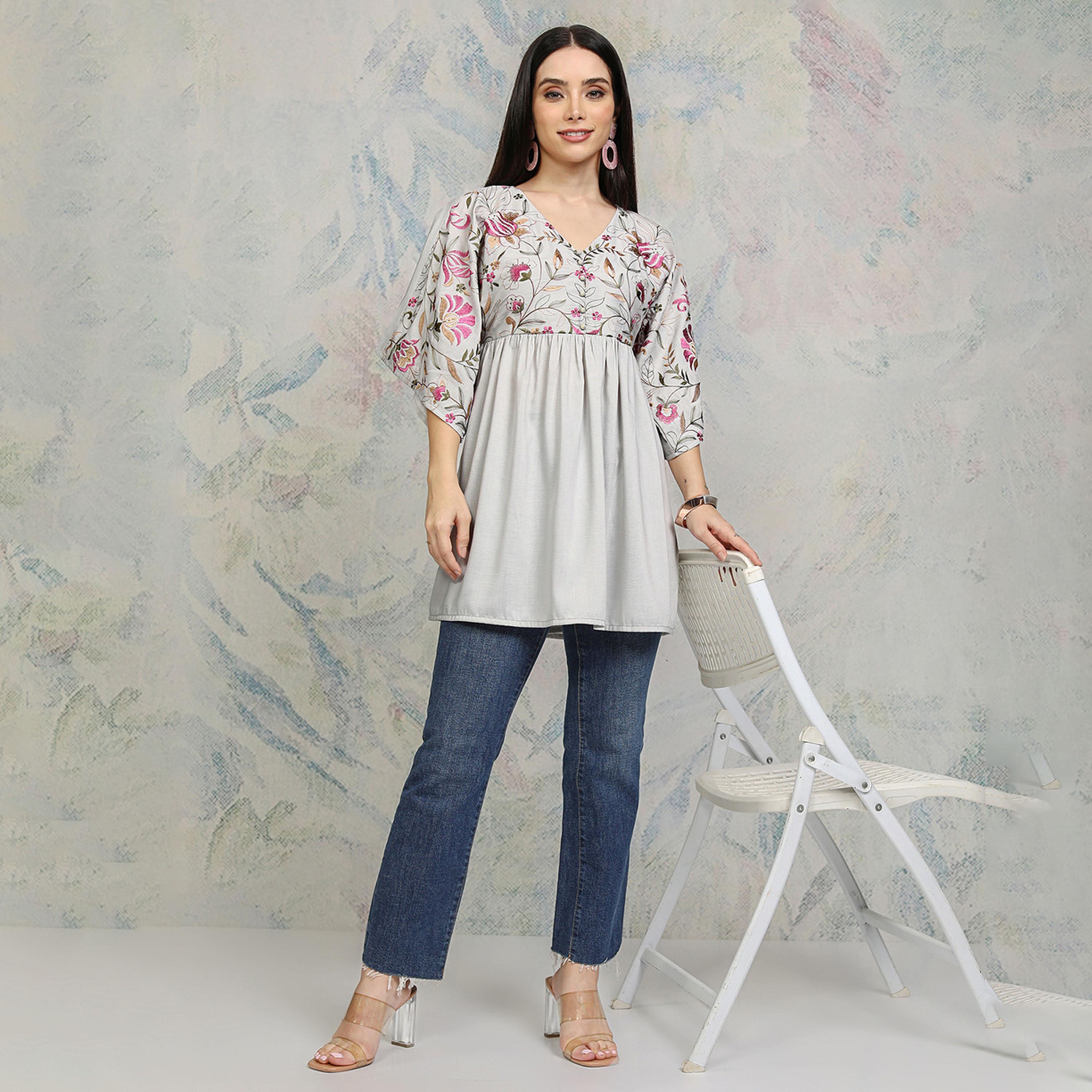 فيشود × ستايلي - تونيك نسائي مطرز بفتحة رقبة على شكل حرف V-women-clothing-shirtsandblouses-blouses-image-1