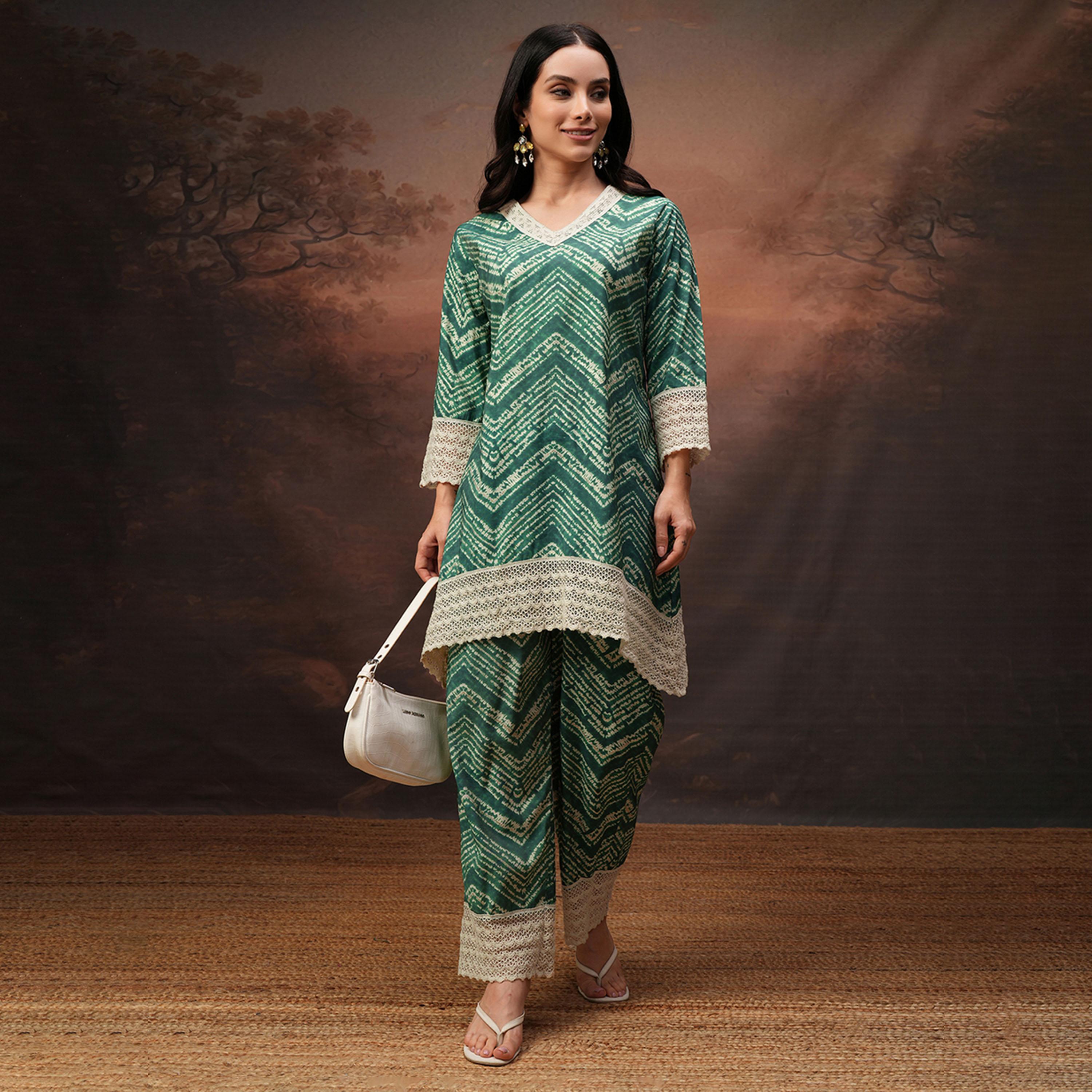 فيشود × ستايلي - تونيك مطبوع بفتحة رقبة V وأكمام ثلاثة أرباع مع بنطال - أخضر-women-clothing-coordsets-image-1