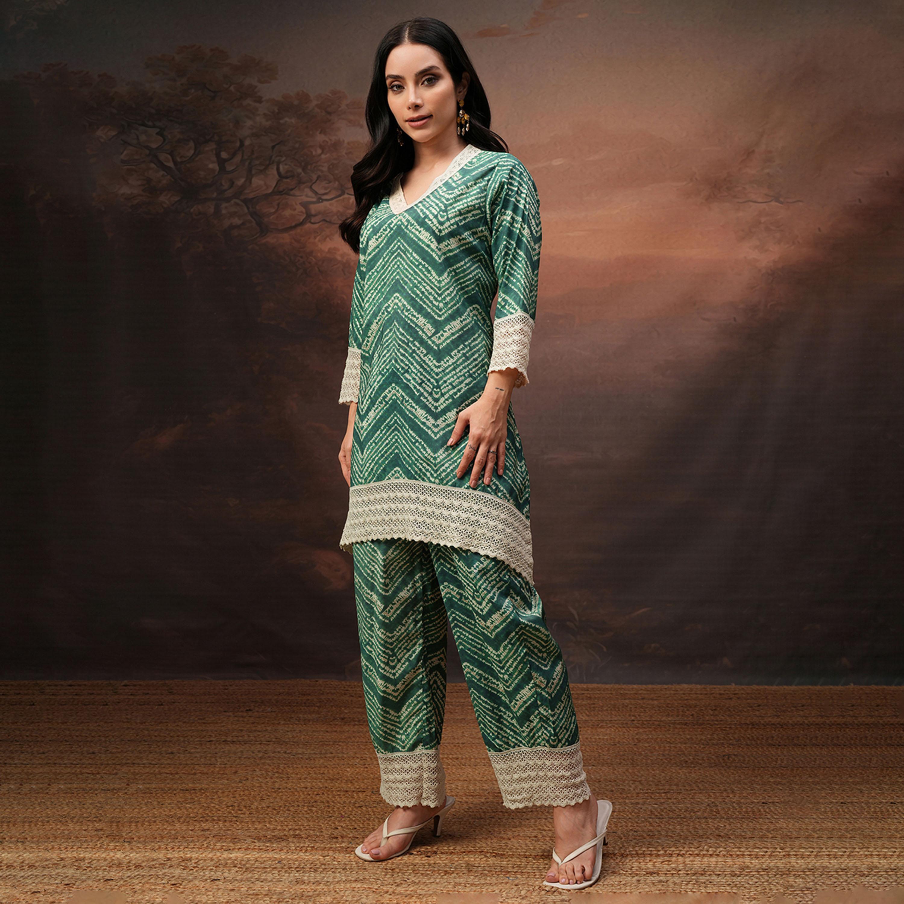 Vishudh X Styli Green Printed V-Neck Three-Quarter Sleeves Tunic With Trouser-women-clothing-coordsets-image-2