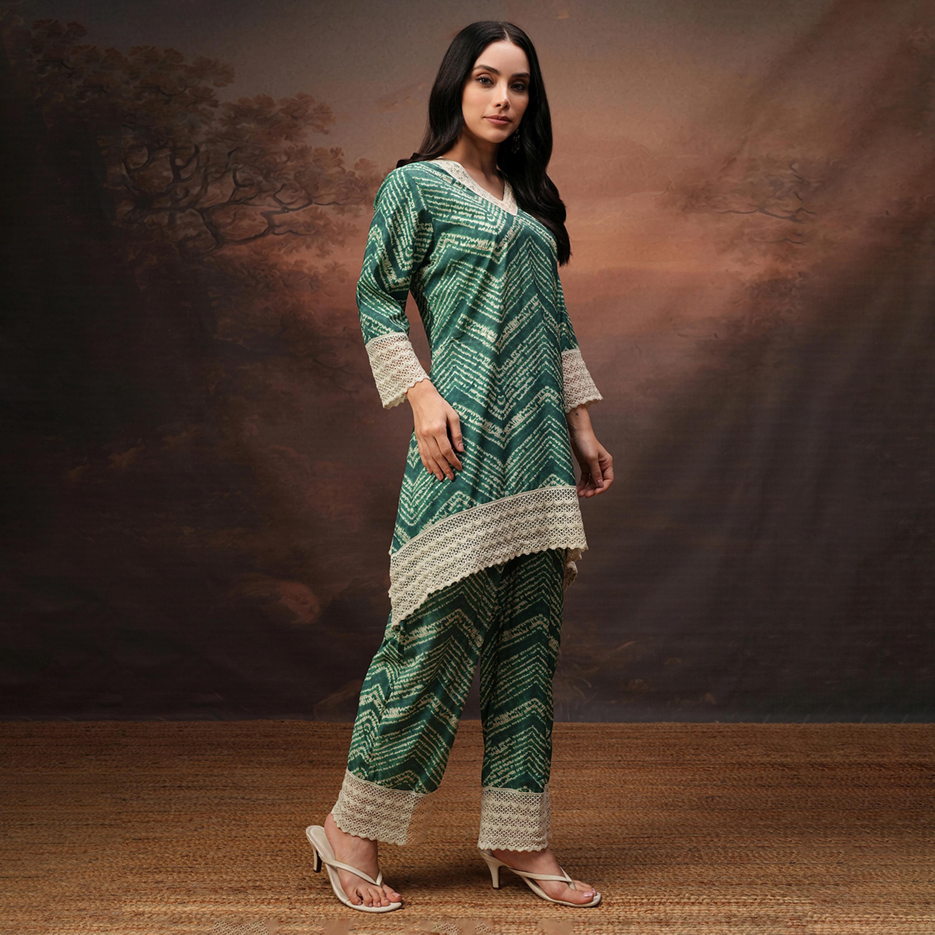 Vishudh X Styli Green Printed V-Neck Three-Quarter Sleeves Tunic With Trouser-women-clothing-coordsets-image-4