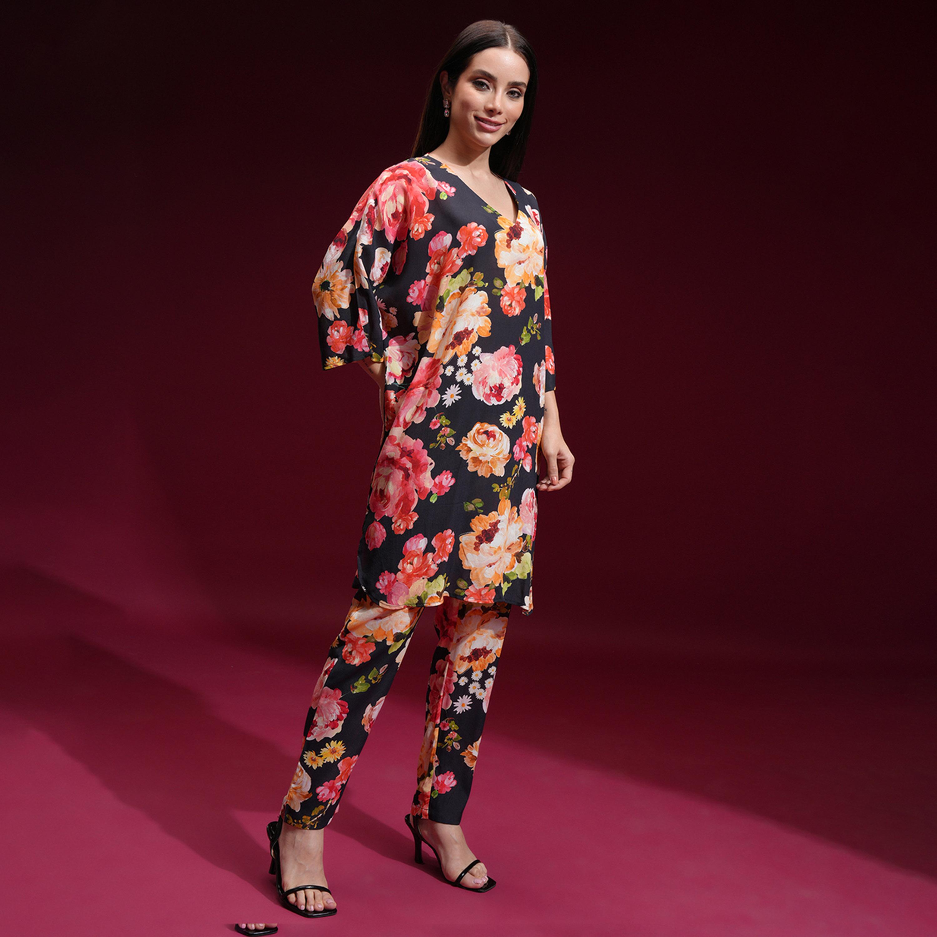 Vishudh X Styli Black Printed V-Neck Tunic With Trouser-women-clothing-coordsets-image-6