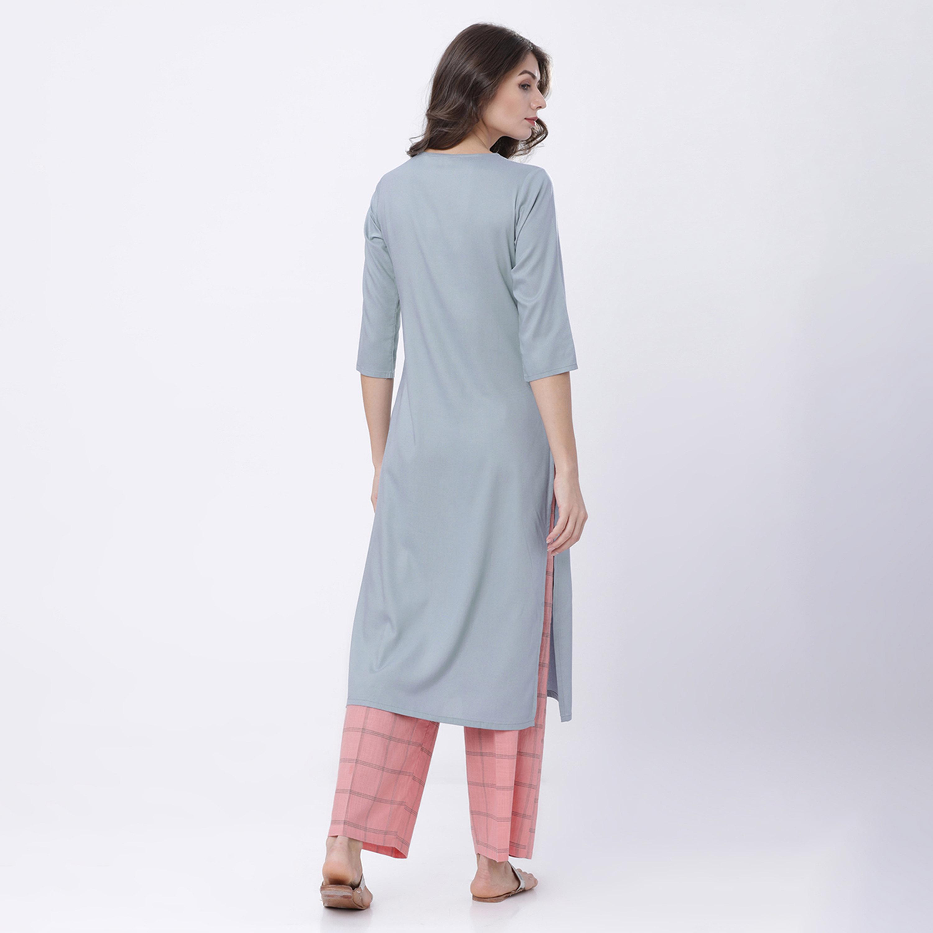 Vishudh X Styli Women Grey Floral Yoke Design Thread Work Kurta-women-clothing-ethnicwear-kurtas-image-3