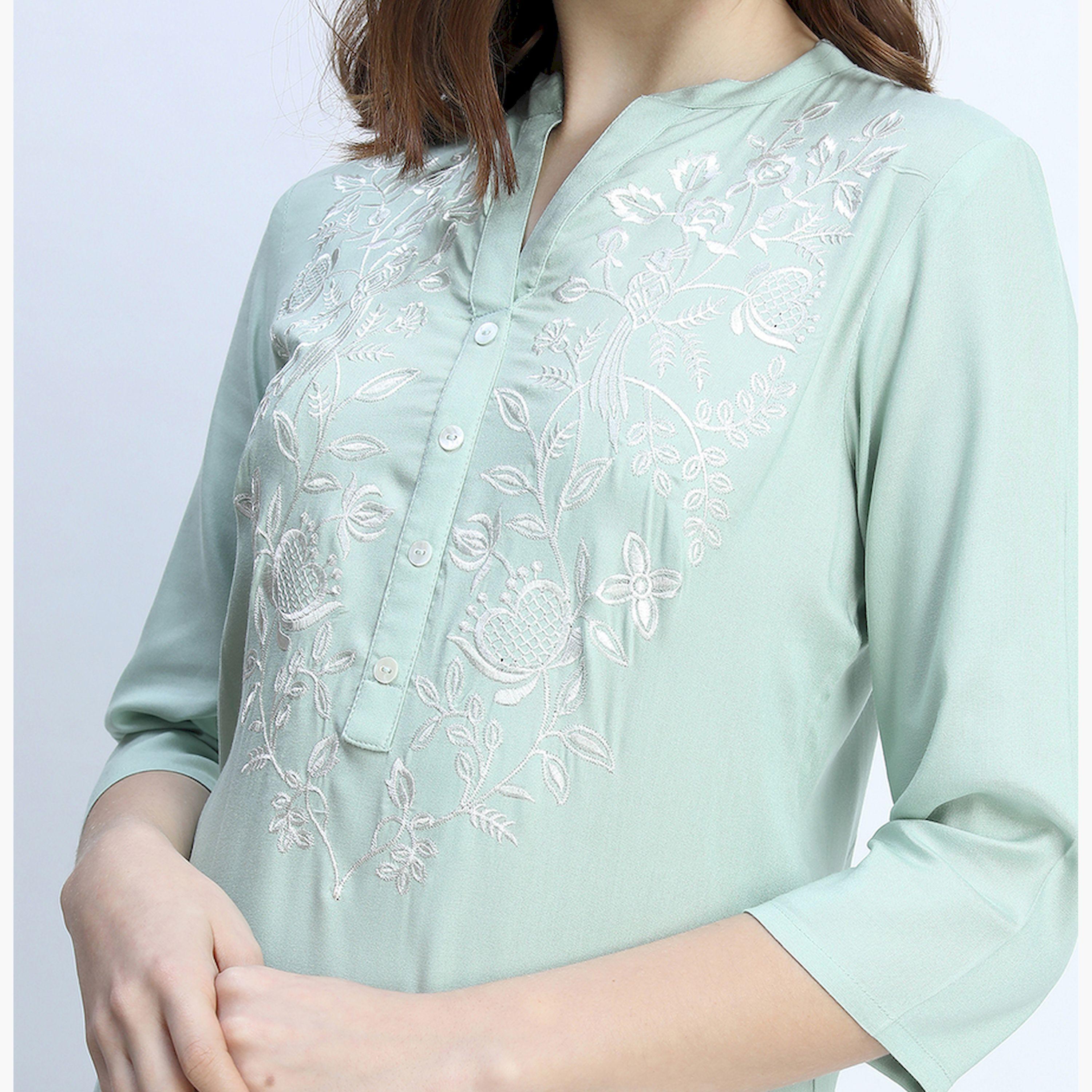 Vishudh X Styli Women Green Floral Embroidered Kurta-women-clothing-ethnicwear-kurtas-image-4