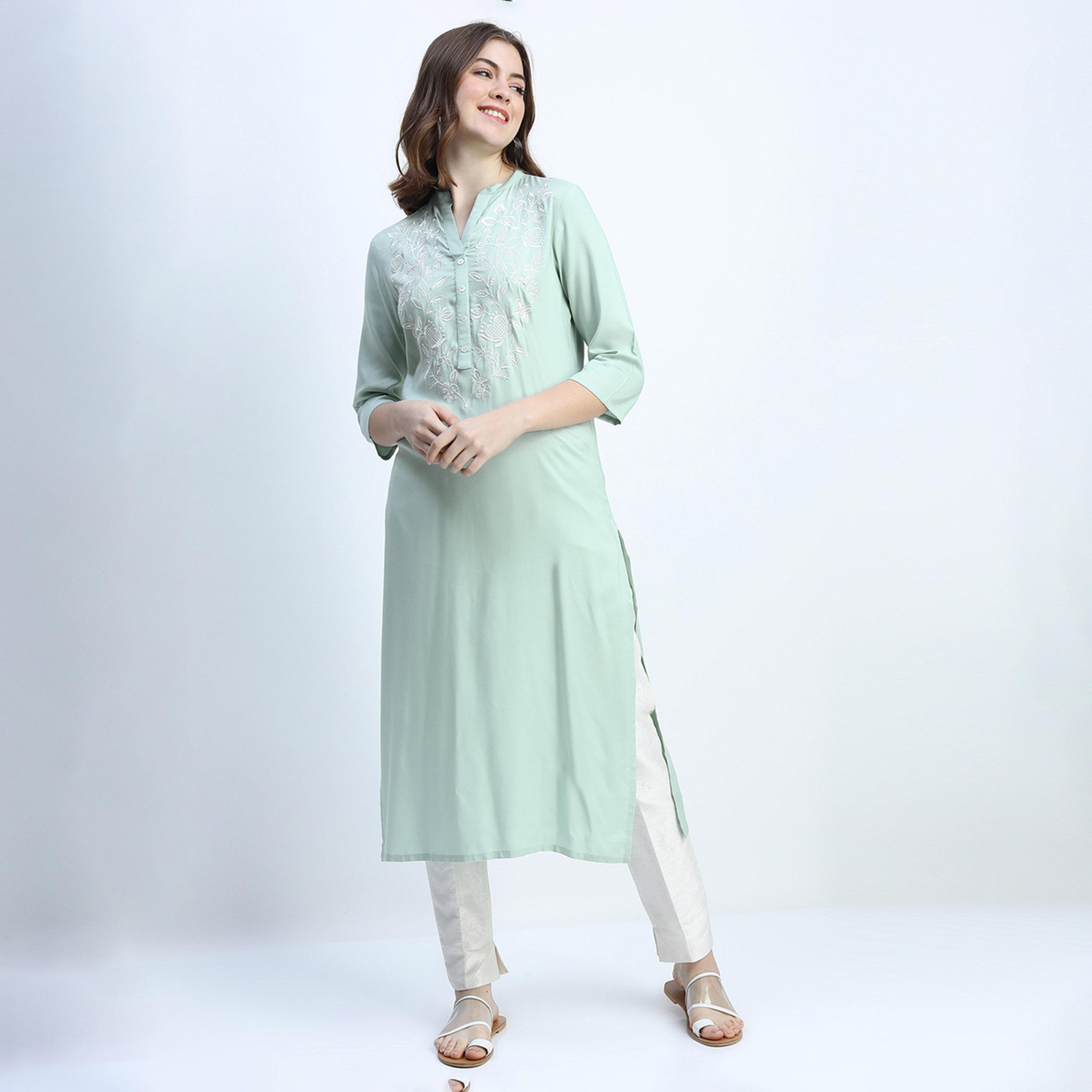 Vishudh X Styli Women Green Floral Embroidered Kurta-women-clothing-ethnicwear-kurtas-image-6