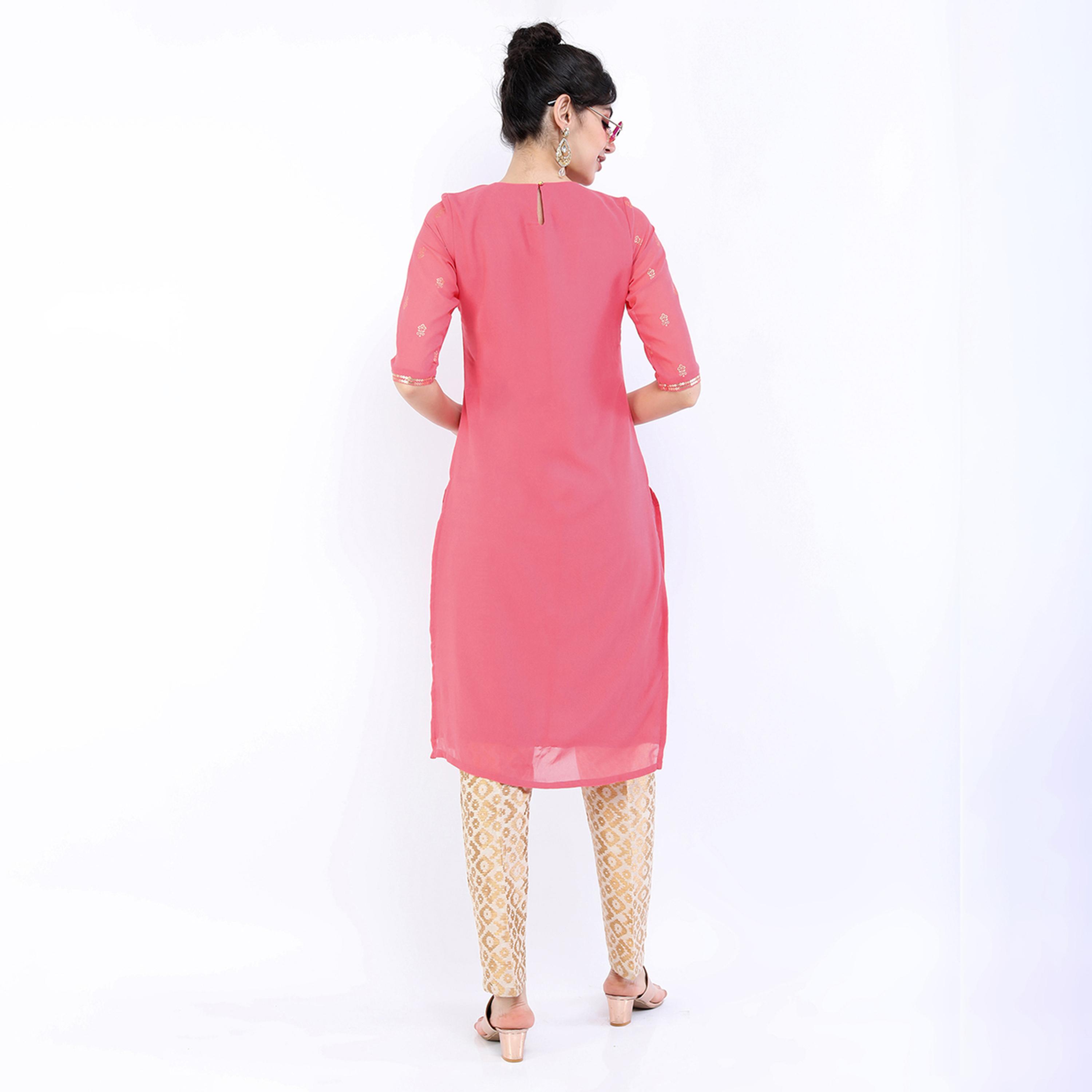 فيشود × ستايلي - كورتا مستقيمة مطبوعة بنقشة زهور باللونين الوردي والذهبي للنساء-women-clothing-ethnicwear-kurtas-image-3