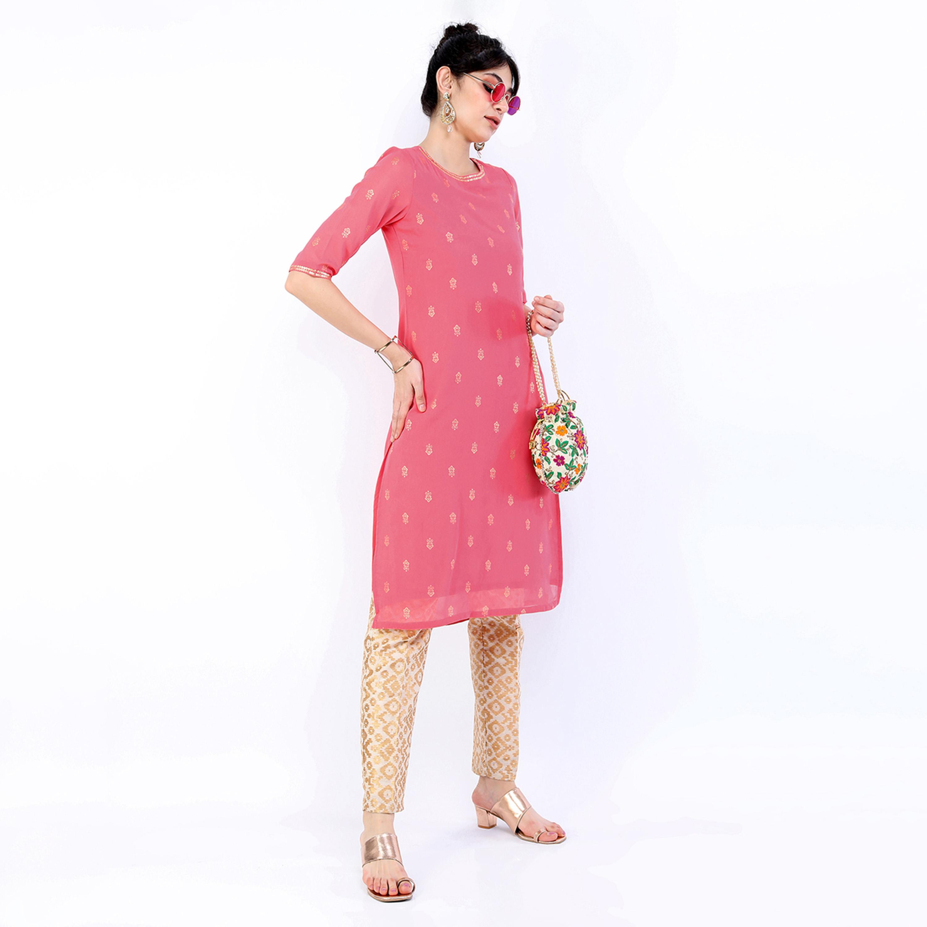 فيشود × ستايلي - كورتا مستقيمة مطبوعة بنقشة زهور باللونين الوردي والذهبي للنساء-women-clothing-ethnicwear-kurtas-image-6