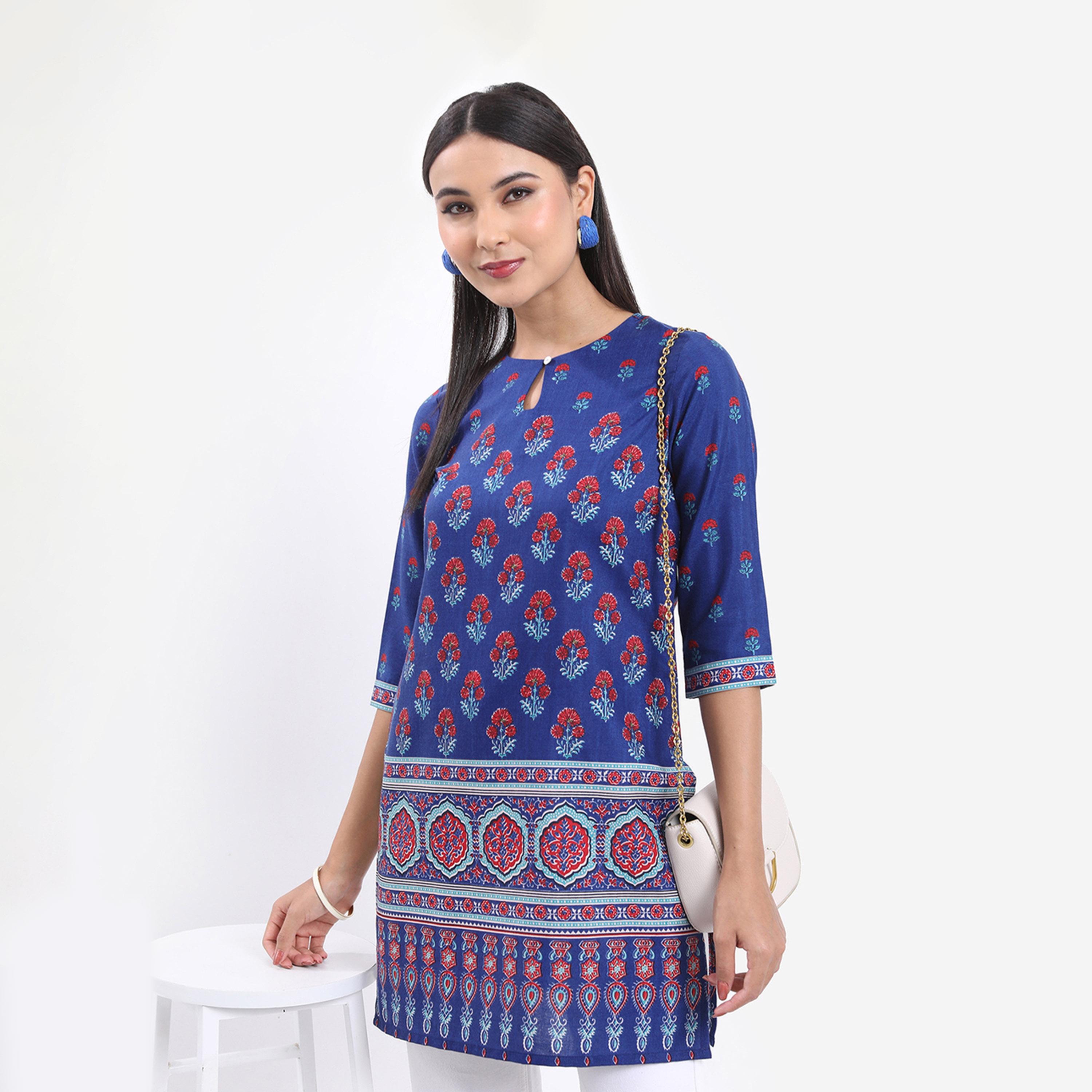 Vishudh X Styli Floral Printed Straight Kurta-women-clothing-ethnicwear-kurtas-image-1