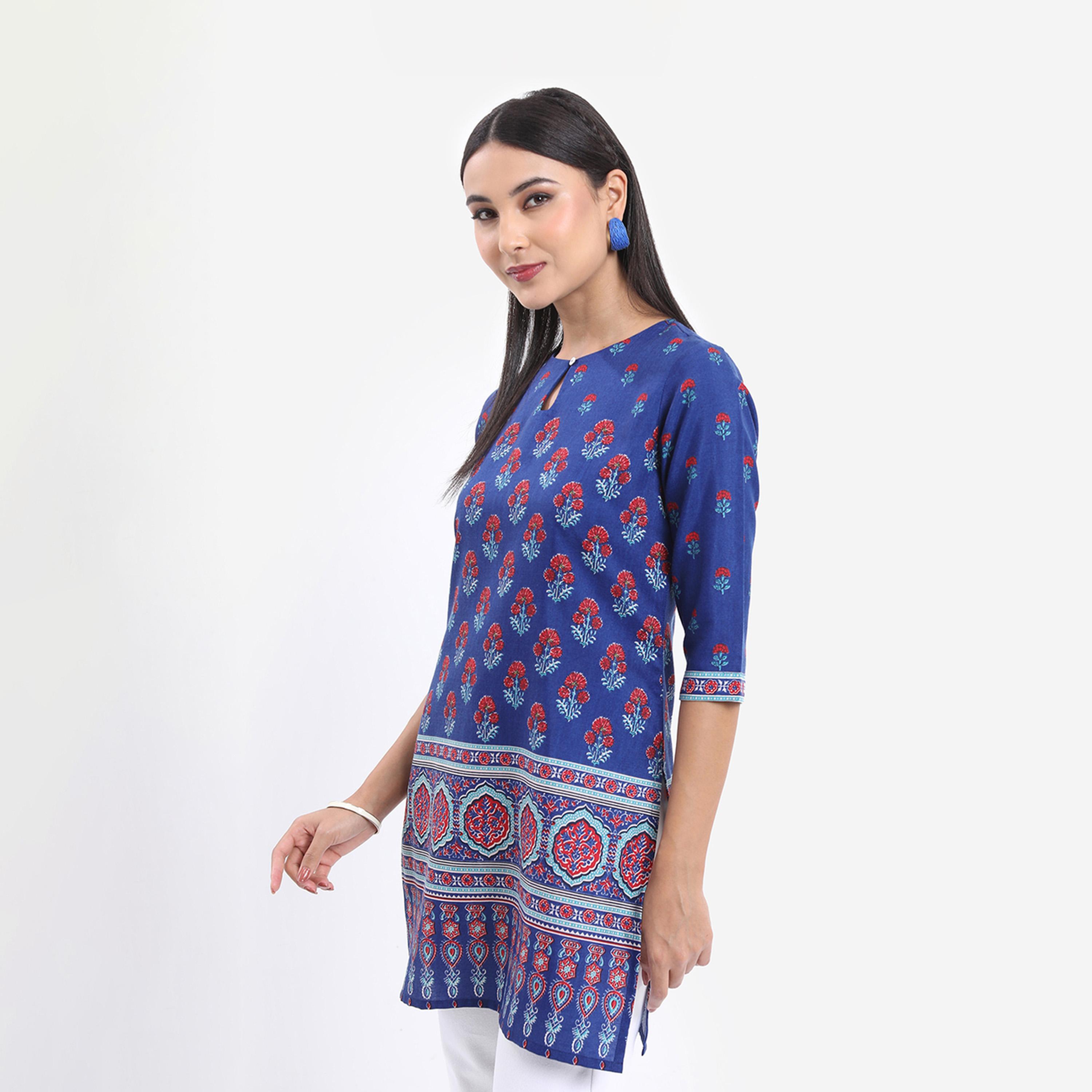 Vishudh X Styli Floral Printed Straight Kurta-women-clothing-ethnicwear-kurtas-image-4