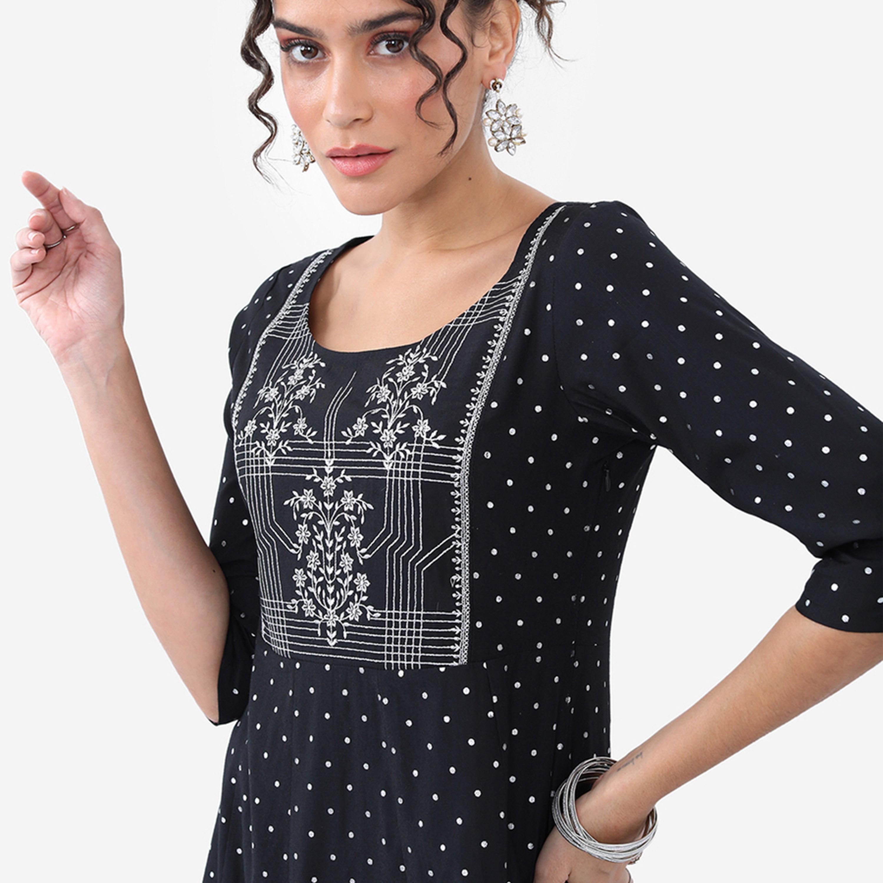 Vishudh X Styli Floral Embroidered A-Line Kurta-women-clothing-ethnicwear-kurtas-image-2