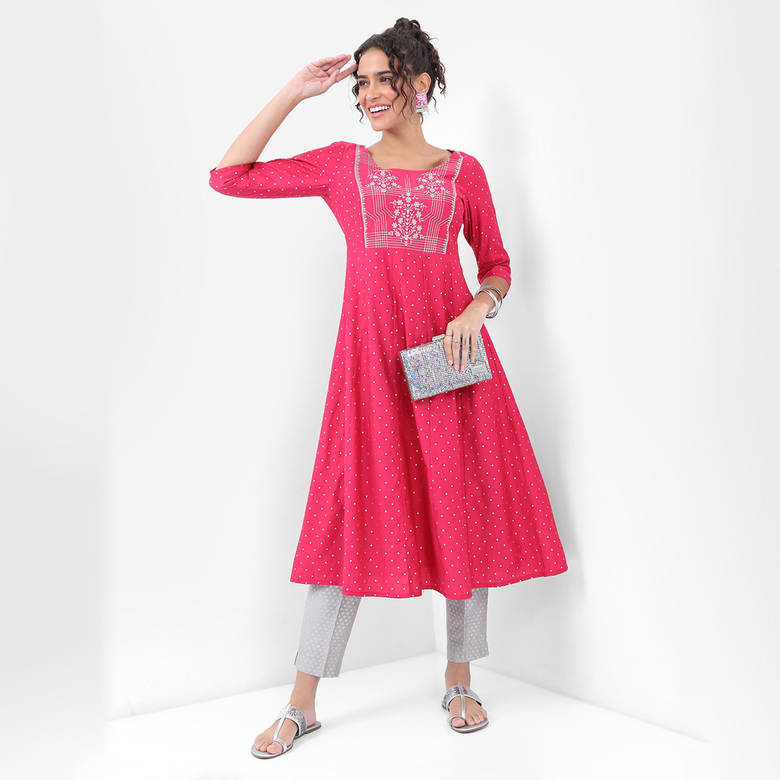 فيشود × ستايلي - كورتا أناركالي مطرزة بالزهور - وردي وأبيض-women-clothing-ethnicwear-kurtas-image-4