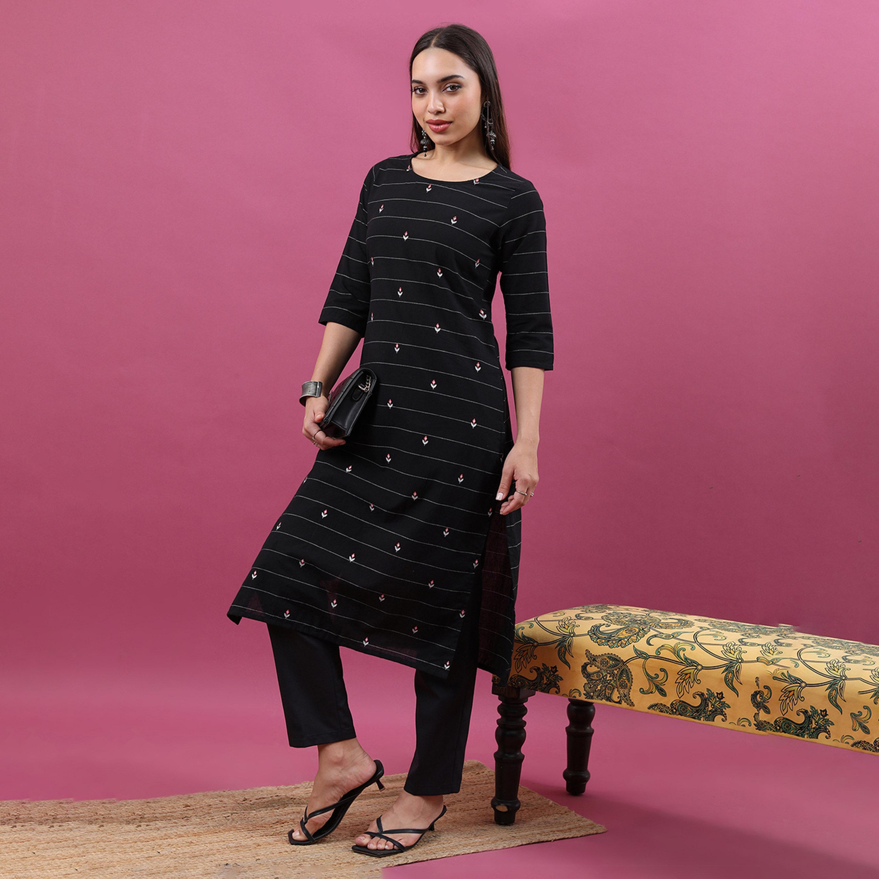 Vishudh X Styli Floral Embroidered Pure Cotton Straight Kurta-women-clothing-ethnicwear-kurtas-image-1