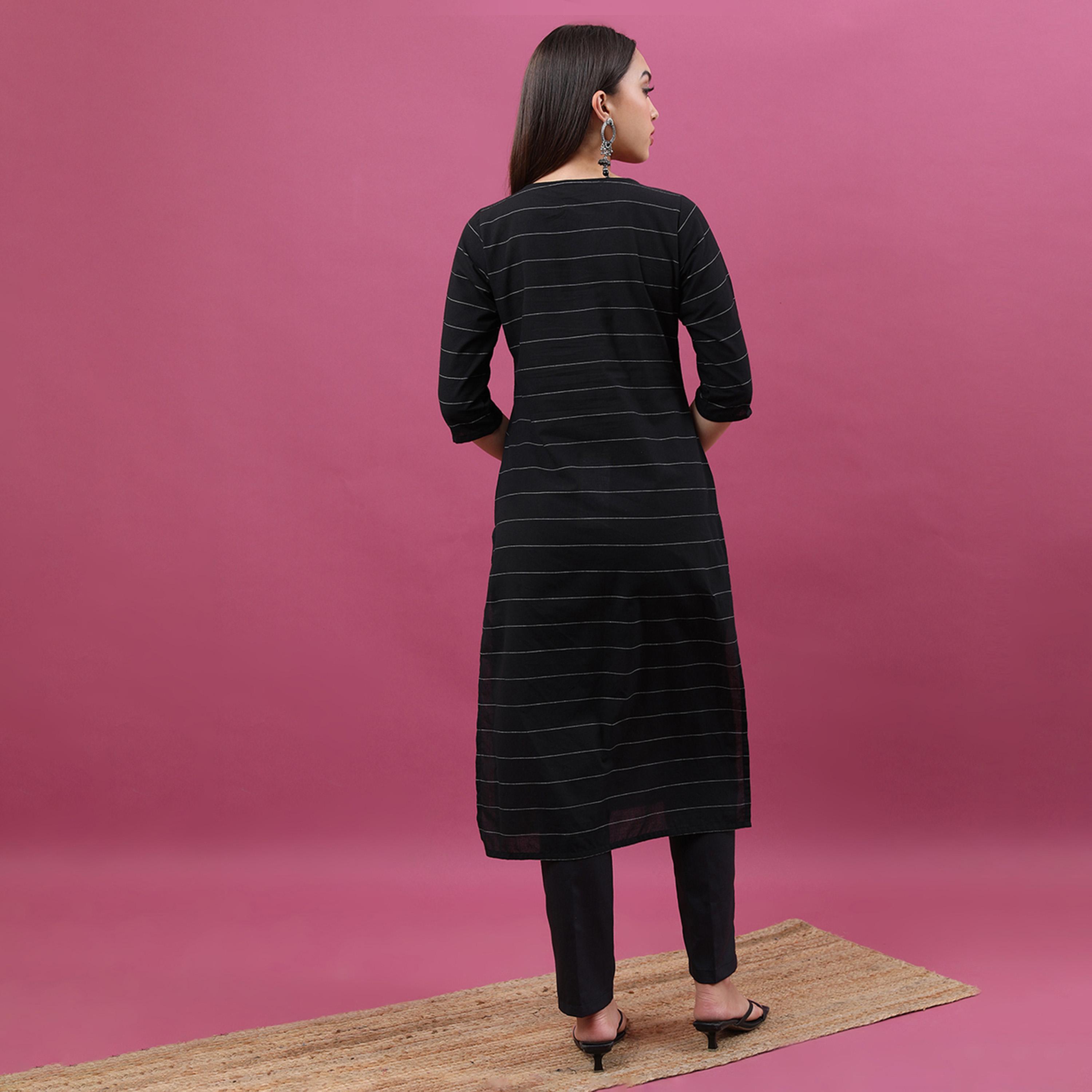 Vishudh X Styli Floral Embroidered Pure Cotton Straight Kurta-women-clothing-ethnicwear-kurtas-image-3