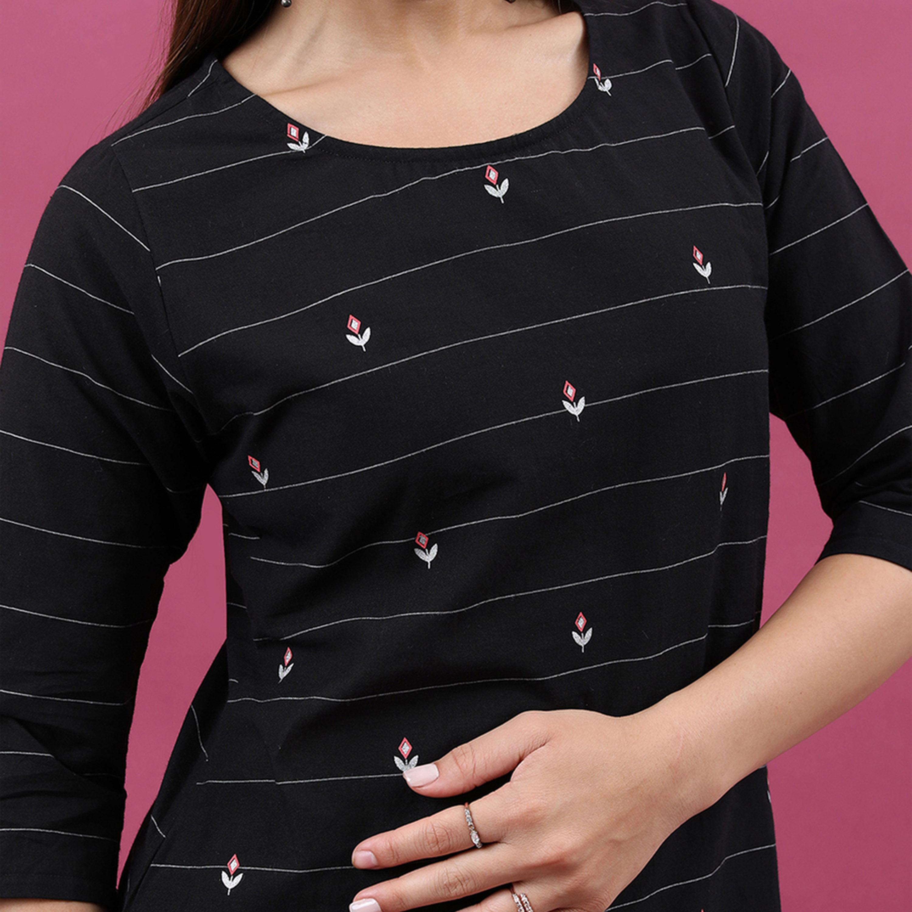 Vishudh X Styli Floral Embroidered Pure Cotton Straight Kurta-women-clothing-ethnicwear-kurtas-image-6