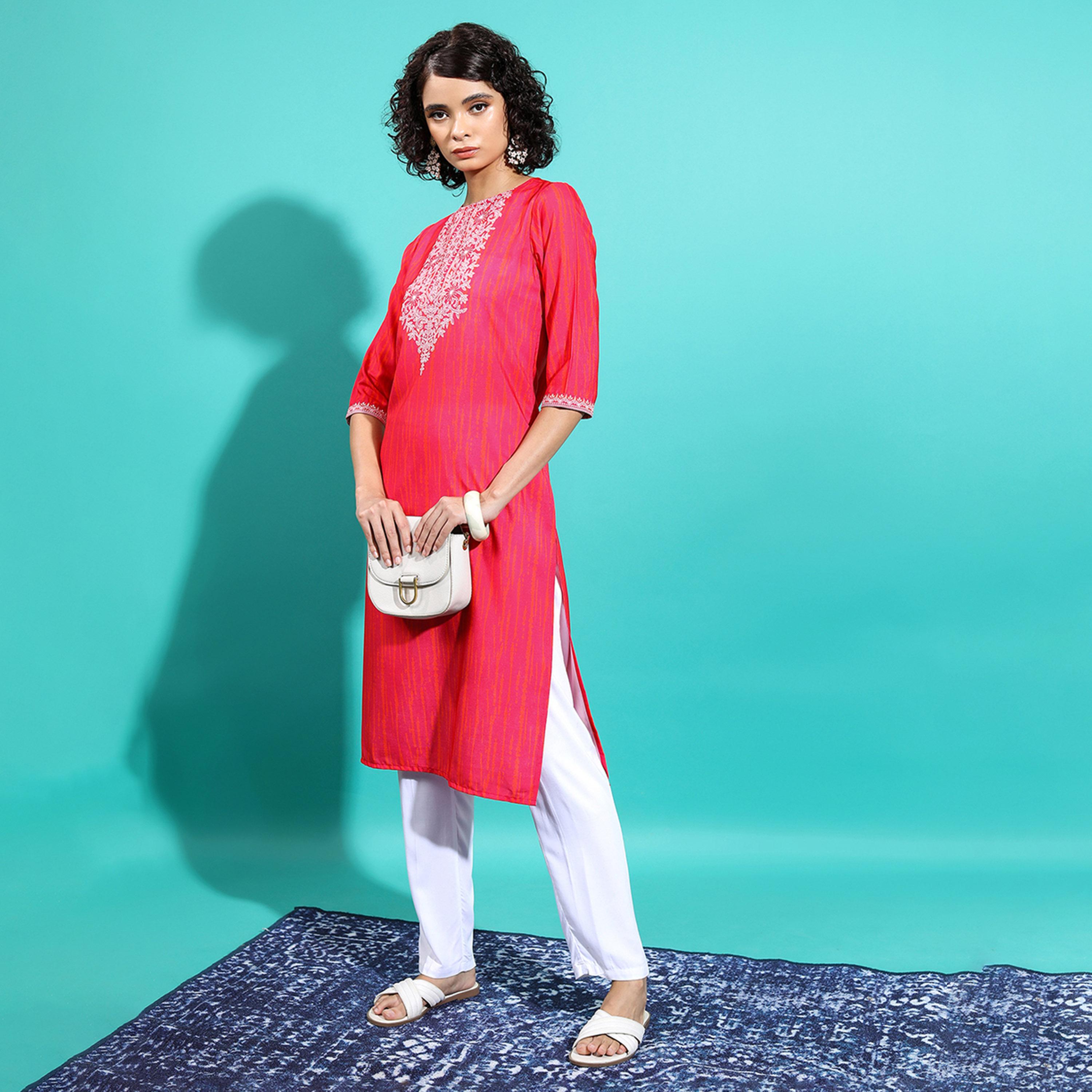 Vishudh X Styli Women Red Geometric Yoke Design Thread Work Kurta-women-clothing-ethnicwear-kurtas-image-4