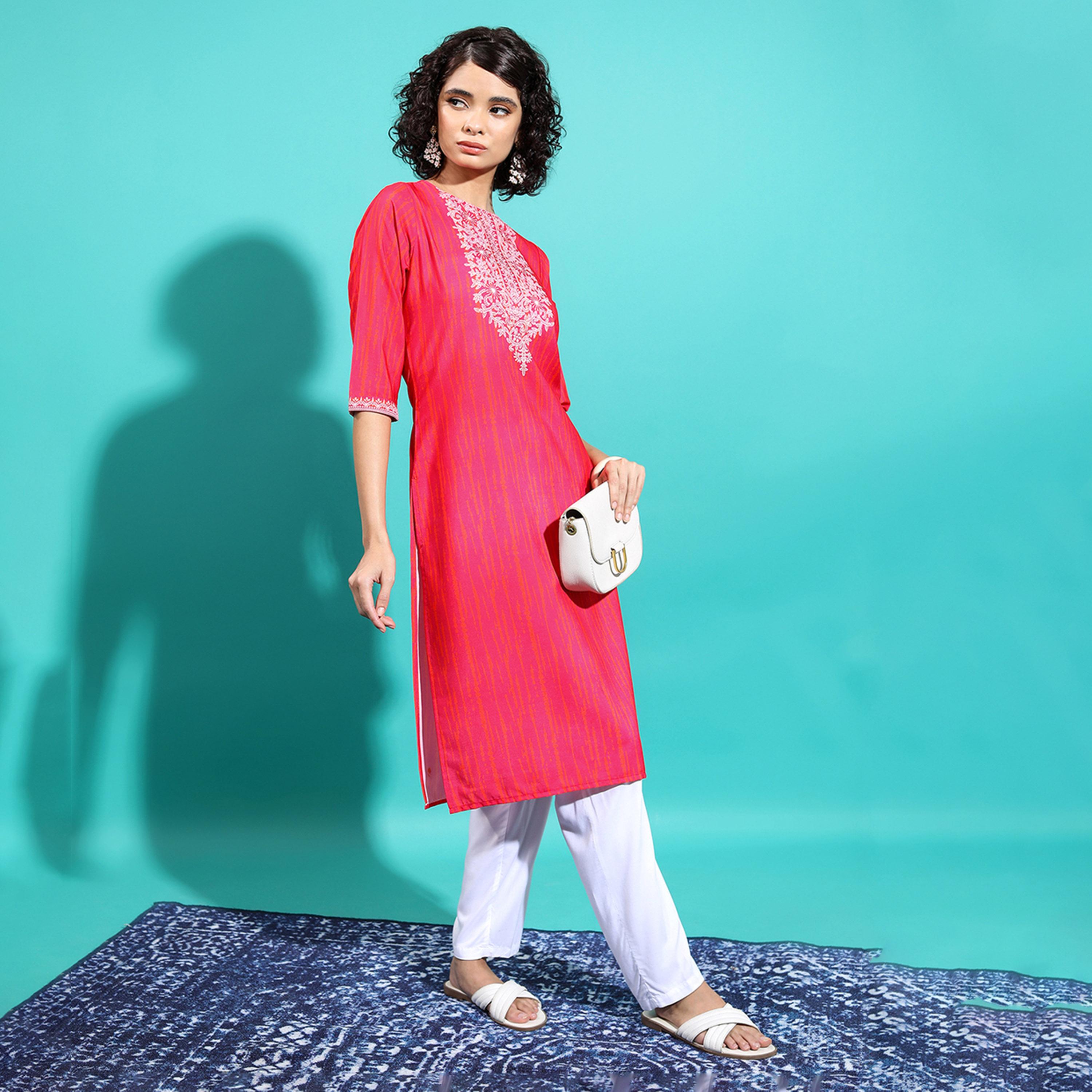 Vishudh X Styli Women Red Geometric Yoke Design Thread Work Kurta-women-clothing-ethnicwear-kurtas-image-6