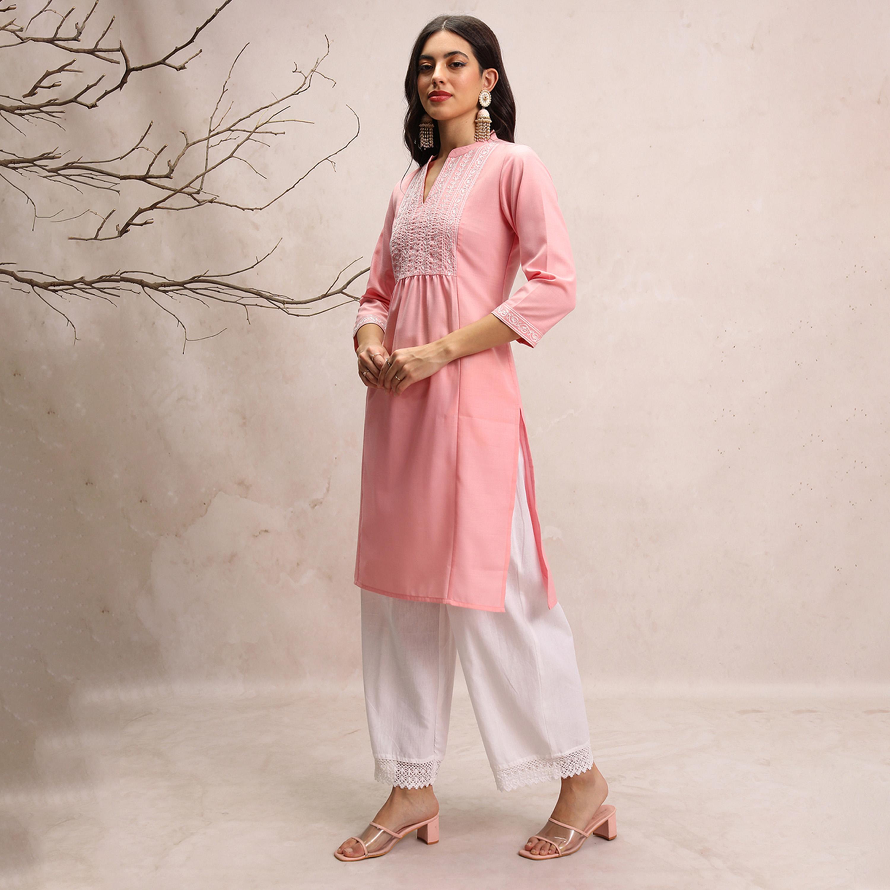 فيشود × ستايلي - كورتا مستقيمة بزخارف عرقية وياقة ماندرين مزينة-women-clothing-ethnicwear-kurtas-image-2