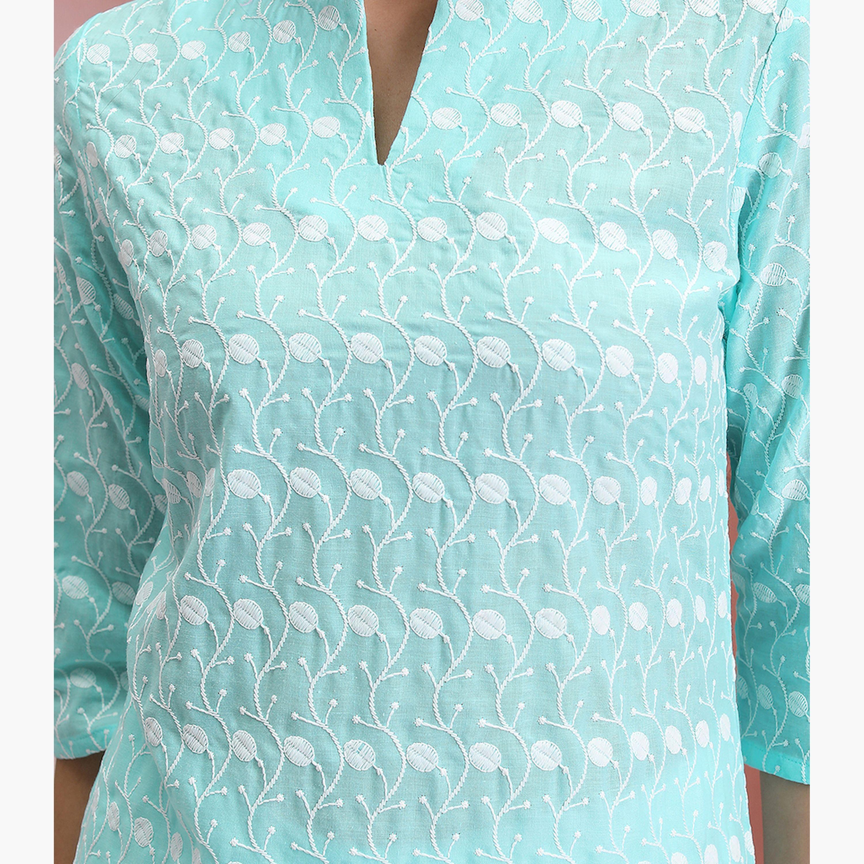 Vishudh X Styli Blue & White Floral Embroidered Round Notched Neck Straight Kurta-women-clothing-ethnicwear-kurtas-image-5
