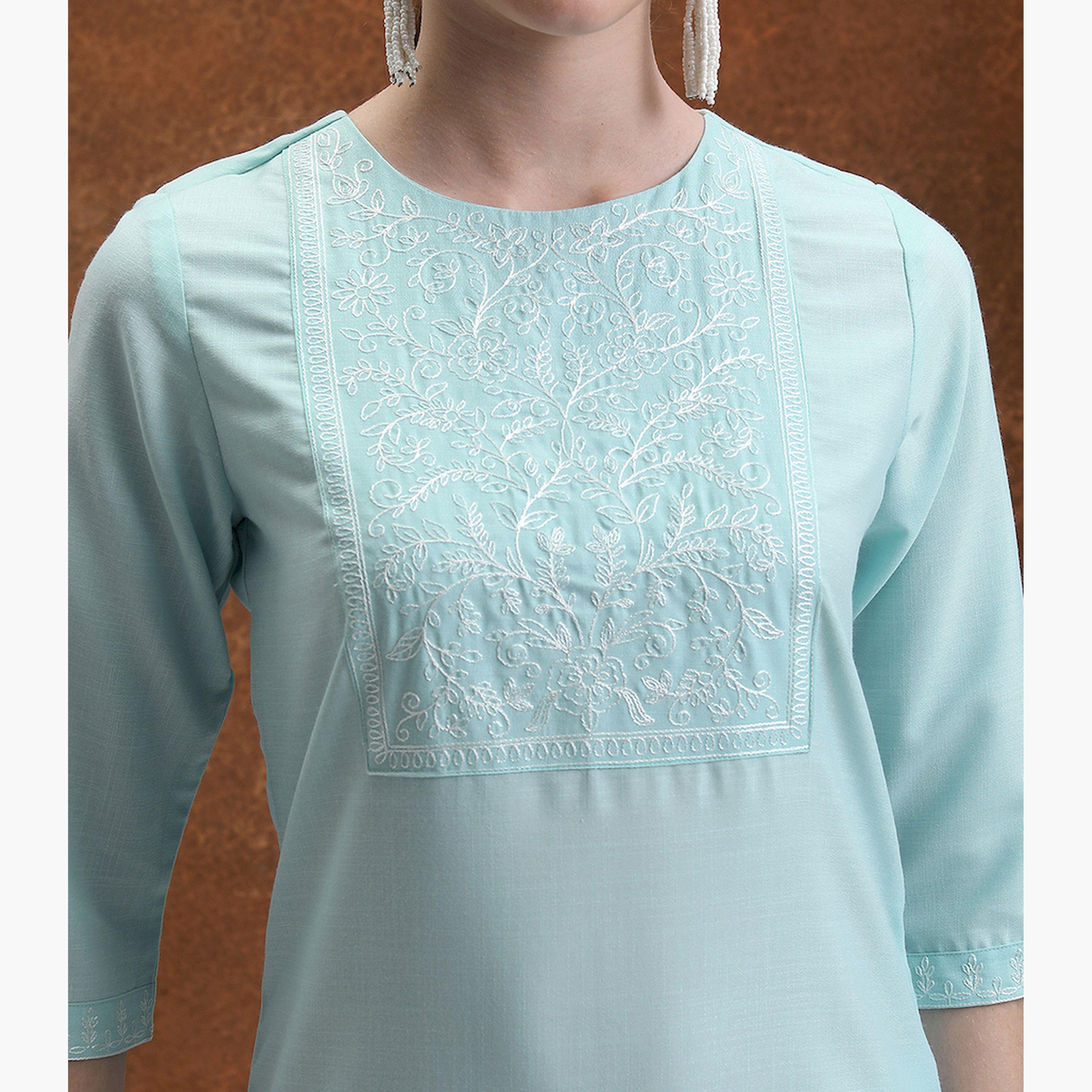 Vishudh X Styli Blue Floral Yoke Design Thread Work Straight Kurta-women-clothing-ethnicwear-kurtas-image-5