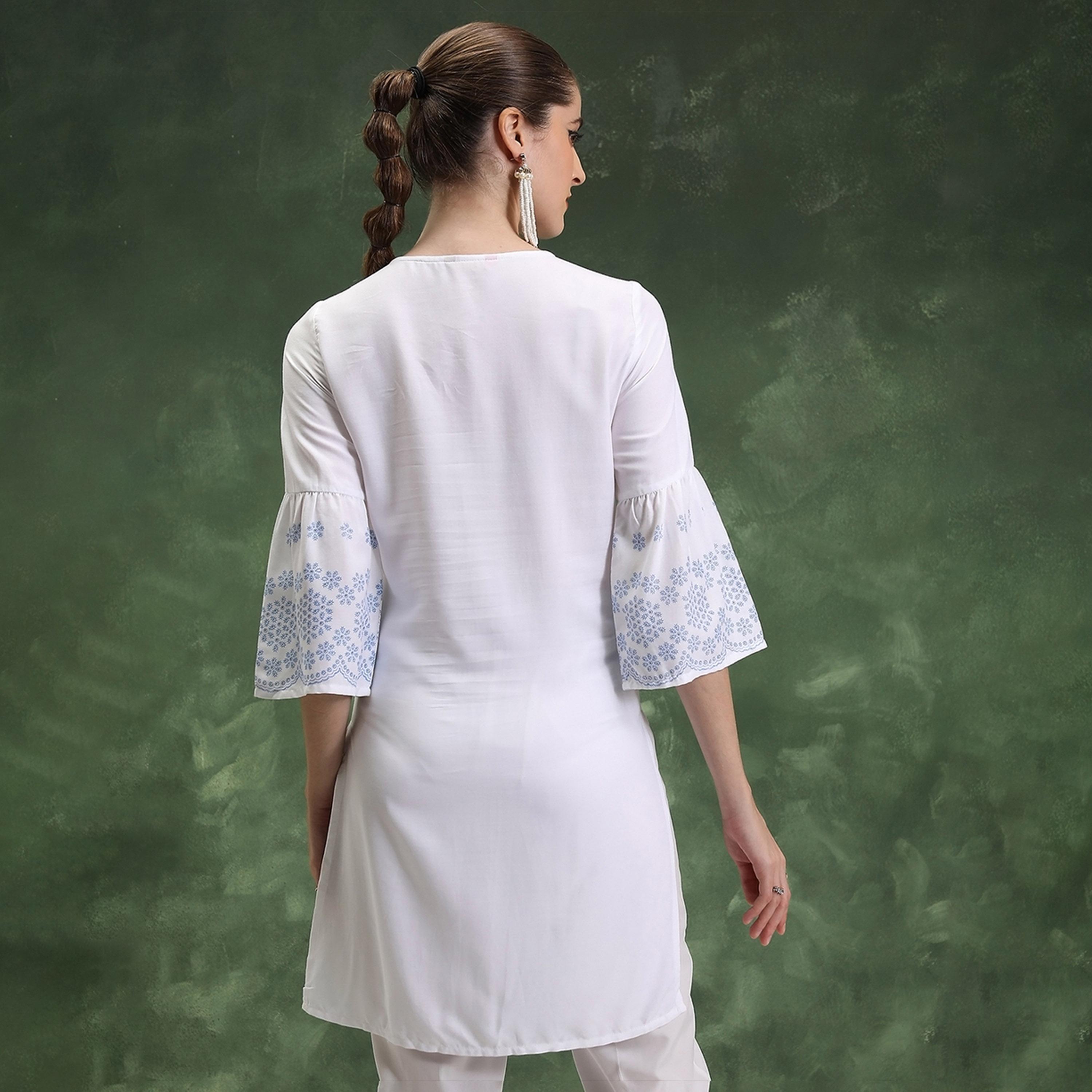 فيشود × ستايلي - كورتي بقصة مستقيمة وأكمام واسعة مطرز بالزهور-women-clothing-ethnicwear-kurtas-image-3