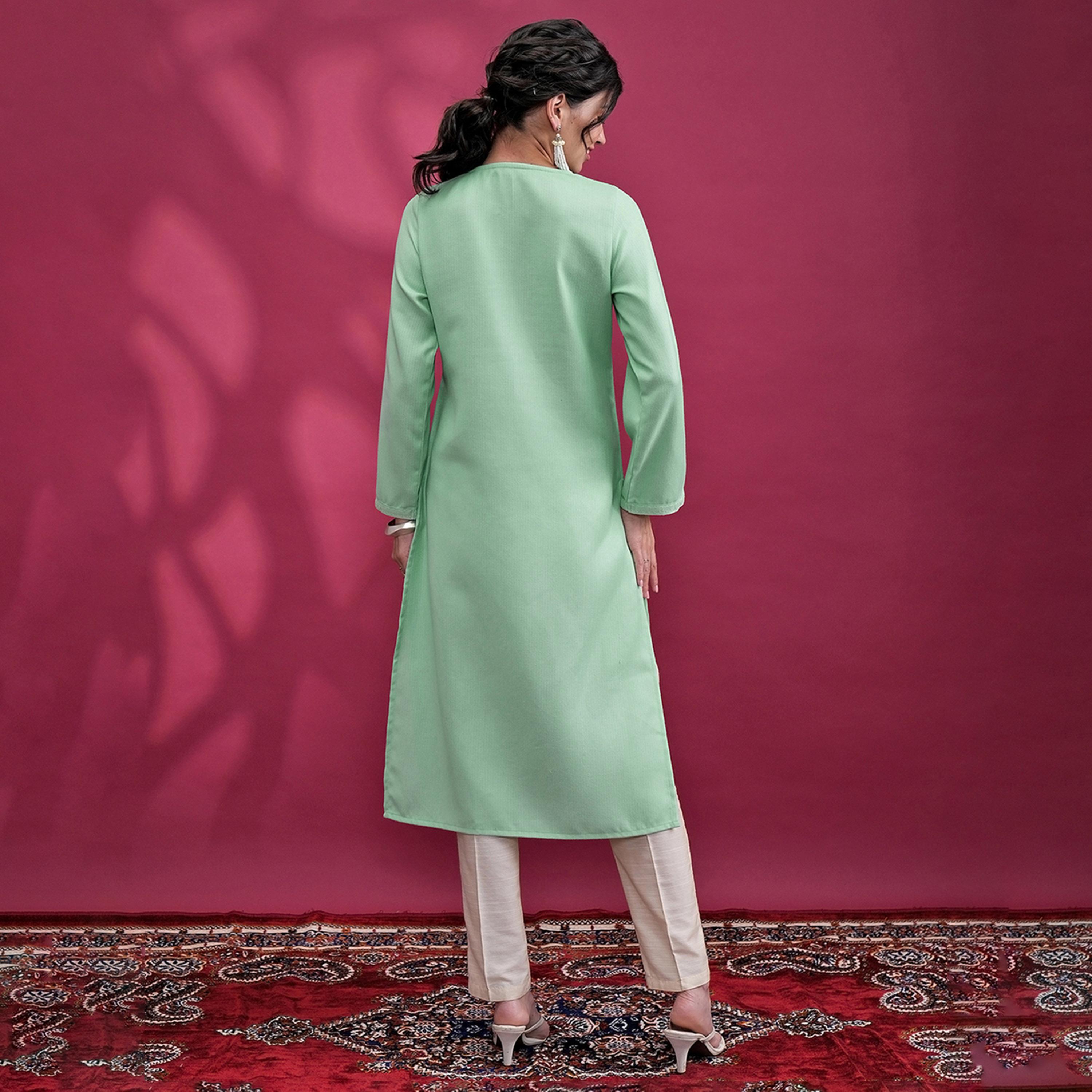 فيشود × ستايلي - كورتا مطرز بالزهور بفتحة رقبة صغيرة وأكمام واسعة وقصة مستقيمة - أخضر-women-clothing-ethnicwear-kurtas-image-3