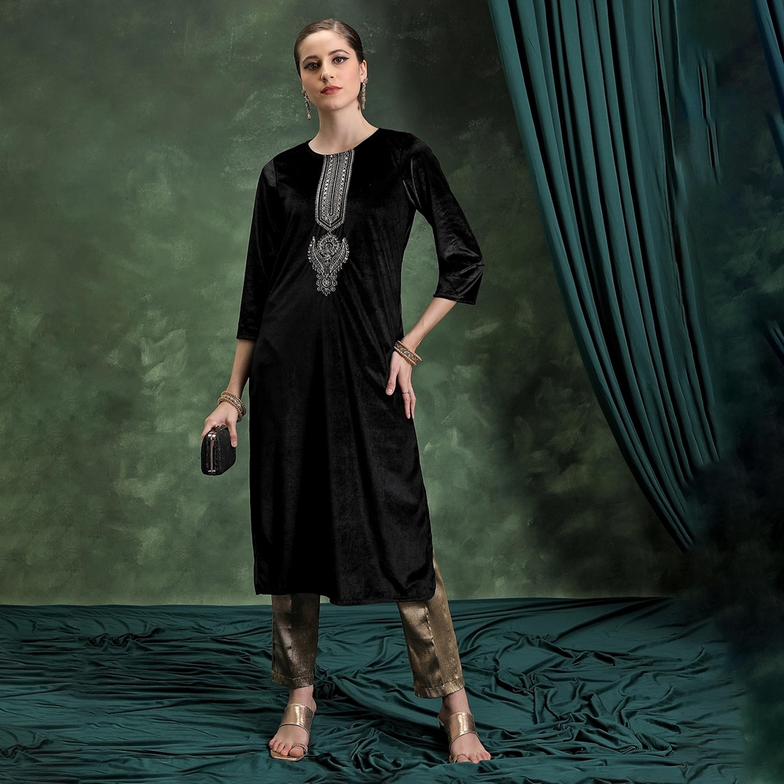 فيشود × ستايلي - كورتا مستقيمة مزينة بخيوط - سوداء-women-clothing-ethnicwear-kurtas-image-1