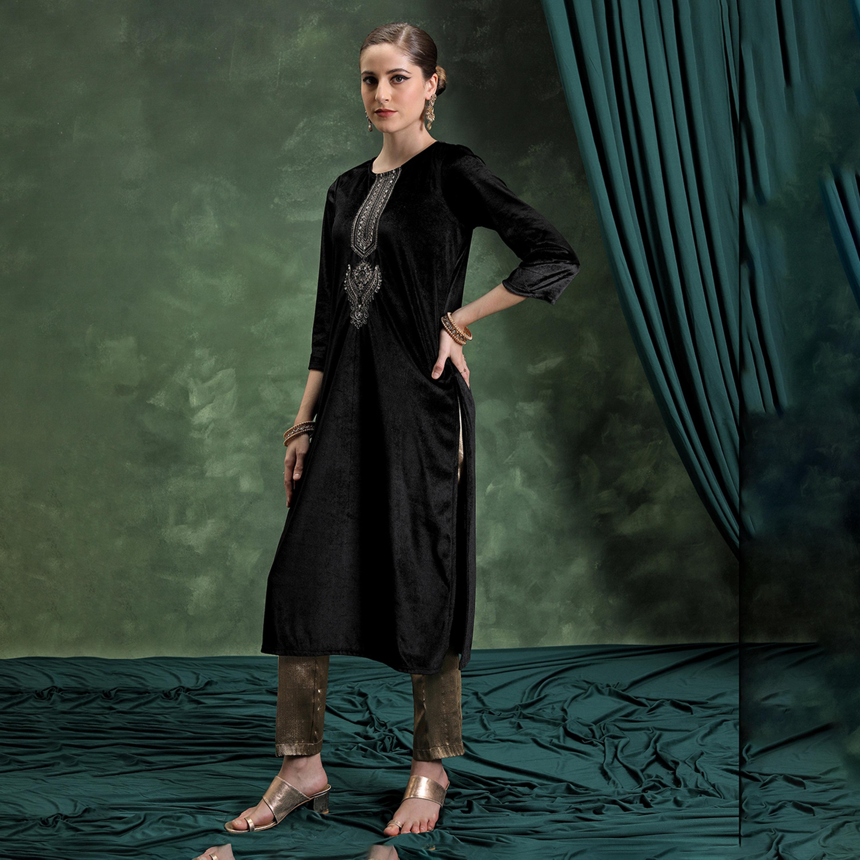 فيشود × ستايلي - كورتا مستقيمة مزينة بخيوط - سوداء-women-clothing-ethnicwear-kurtas-image-2