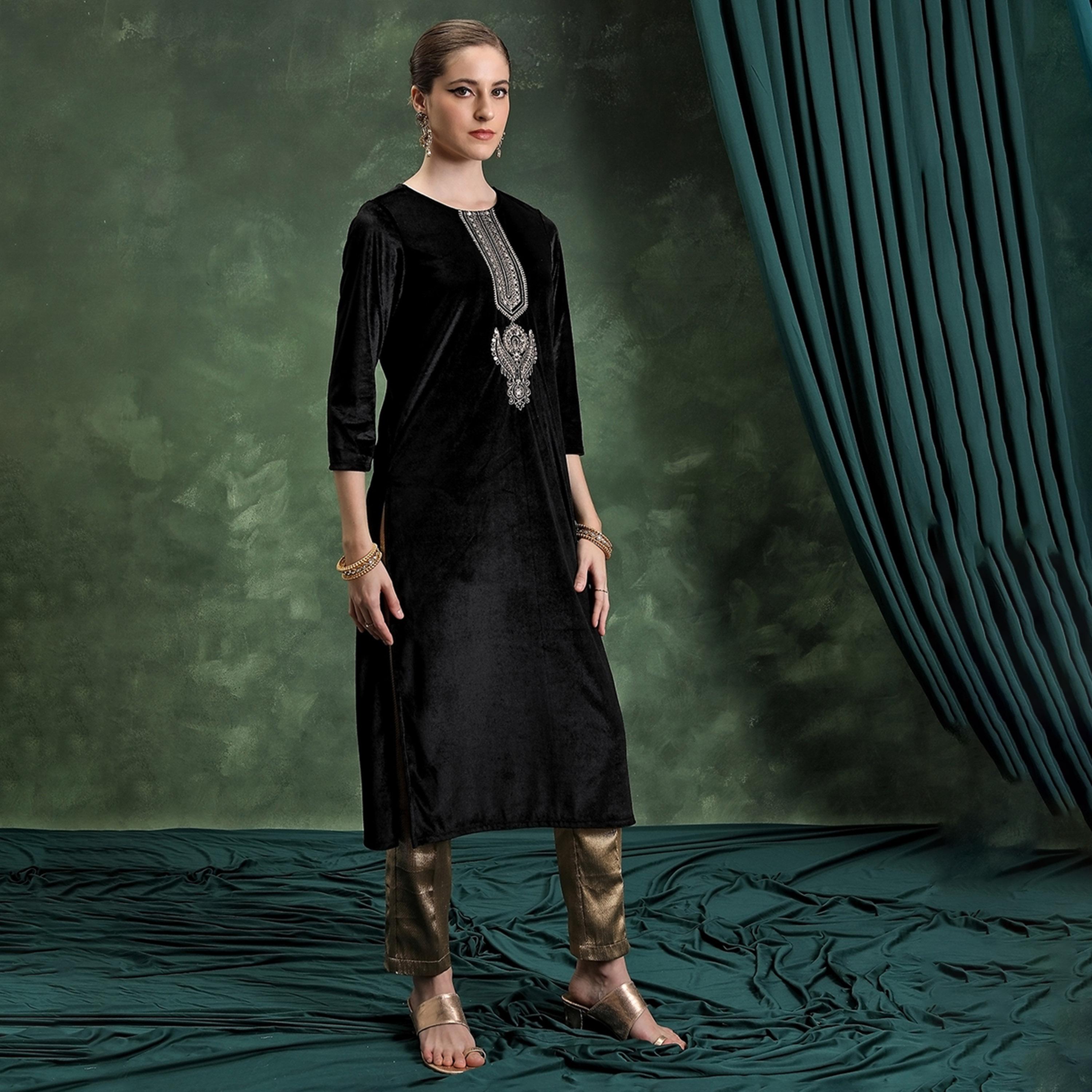 فيشود × ستايلي - كورتا مستقيمة مزينة بخيوط - سوداء-women-clothing-ethnicwear-kurtas-image-4