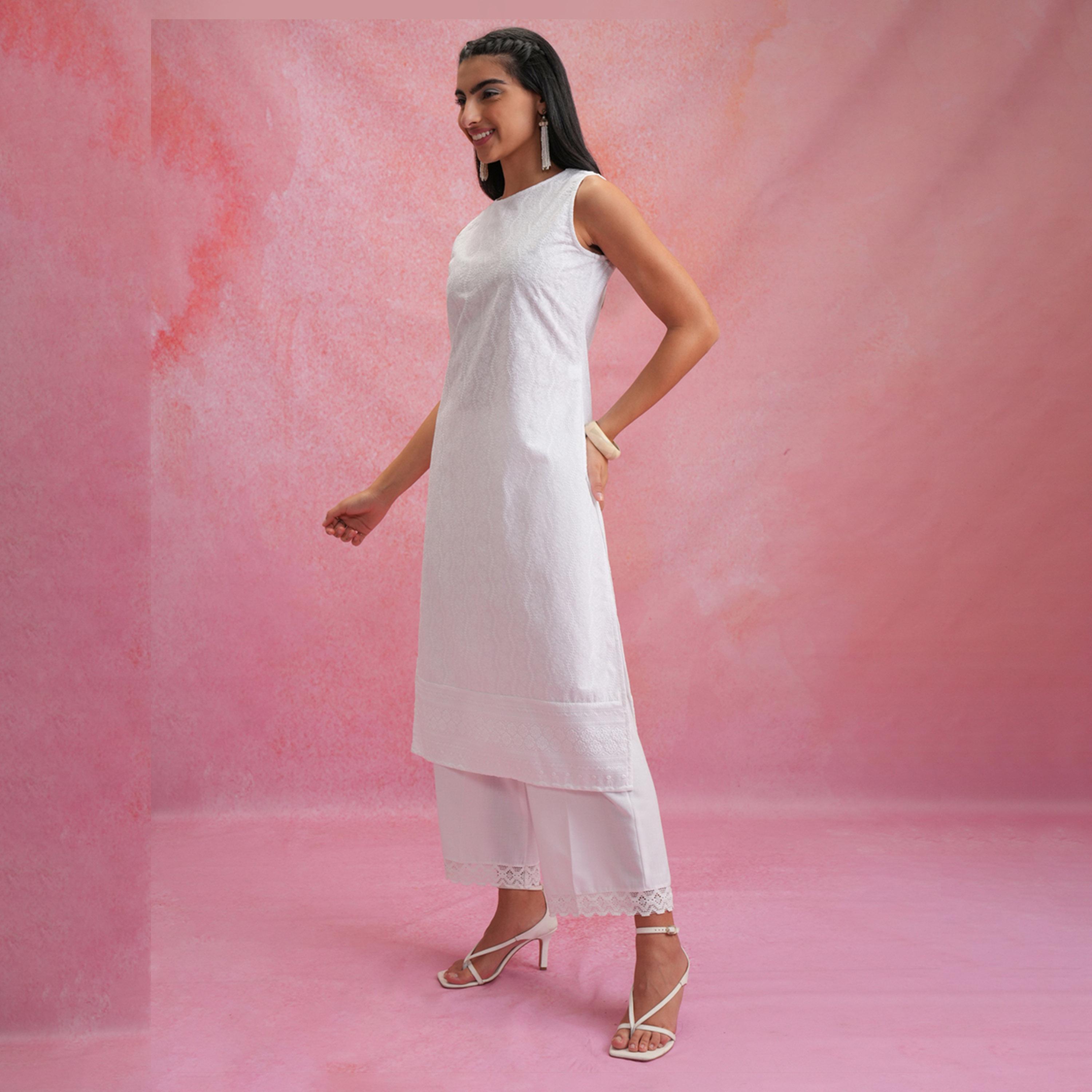 فيشود × ستايلي - كورتا مطرزة بخيوط برقبة مستديرة بدون أكمام - أبيض-women-clothing-ethnicwear-kurtas-image-2