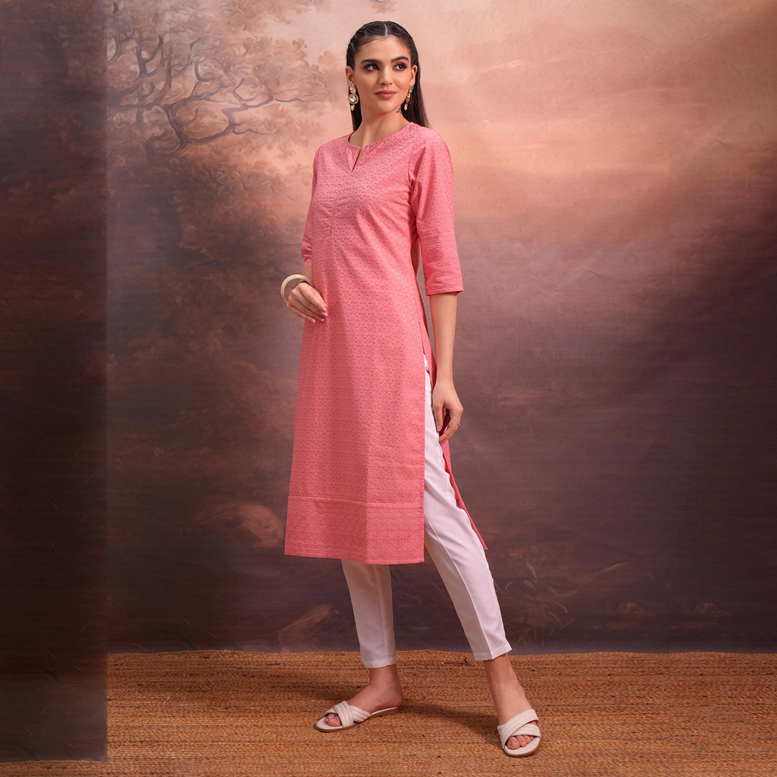 فيشود × ستايلي - كورتا مستقيمة مطرزة بالزهور - وردي-women-clothing-ethnicwear-kurtas-image-2