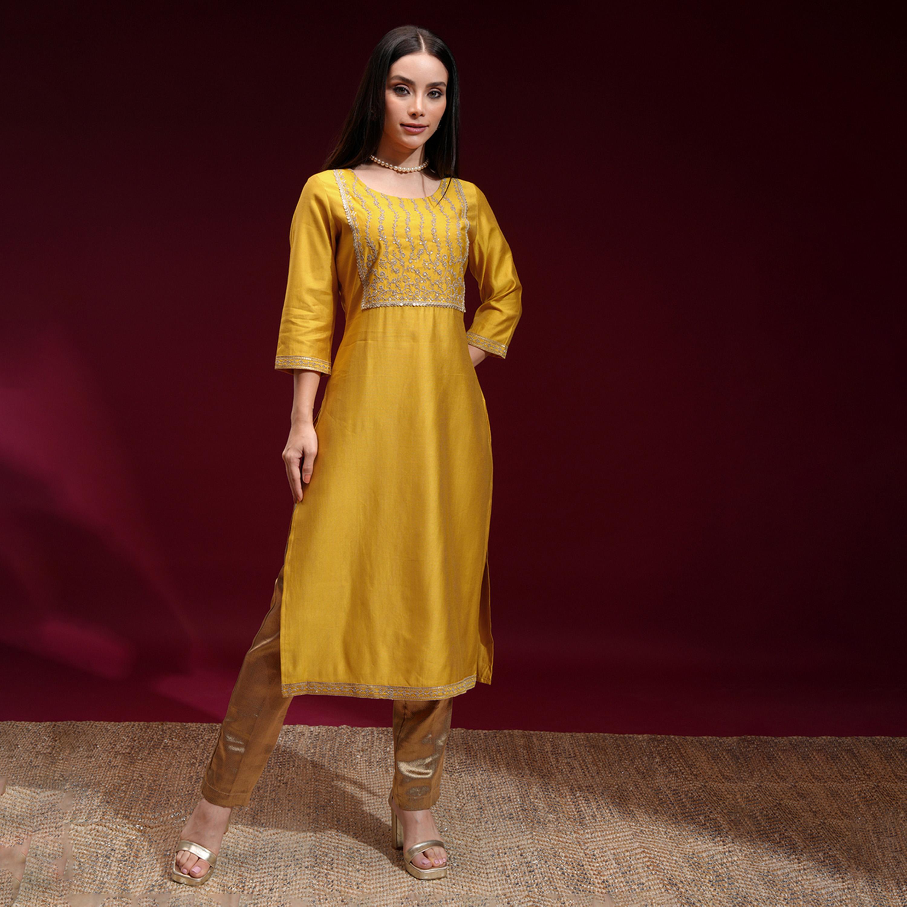 فيشود × ستايلي - كورتا مستقيمة بياقة مطرزة بالزهور مع ترتر-women-clothing-ethnicwear-kurtas-image-1