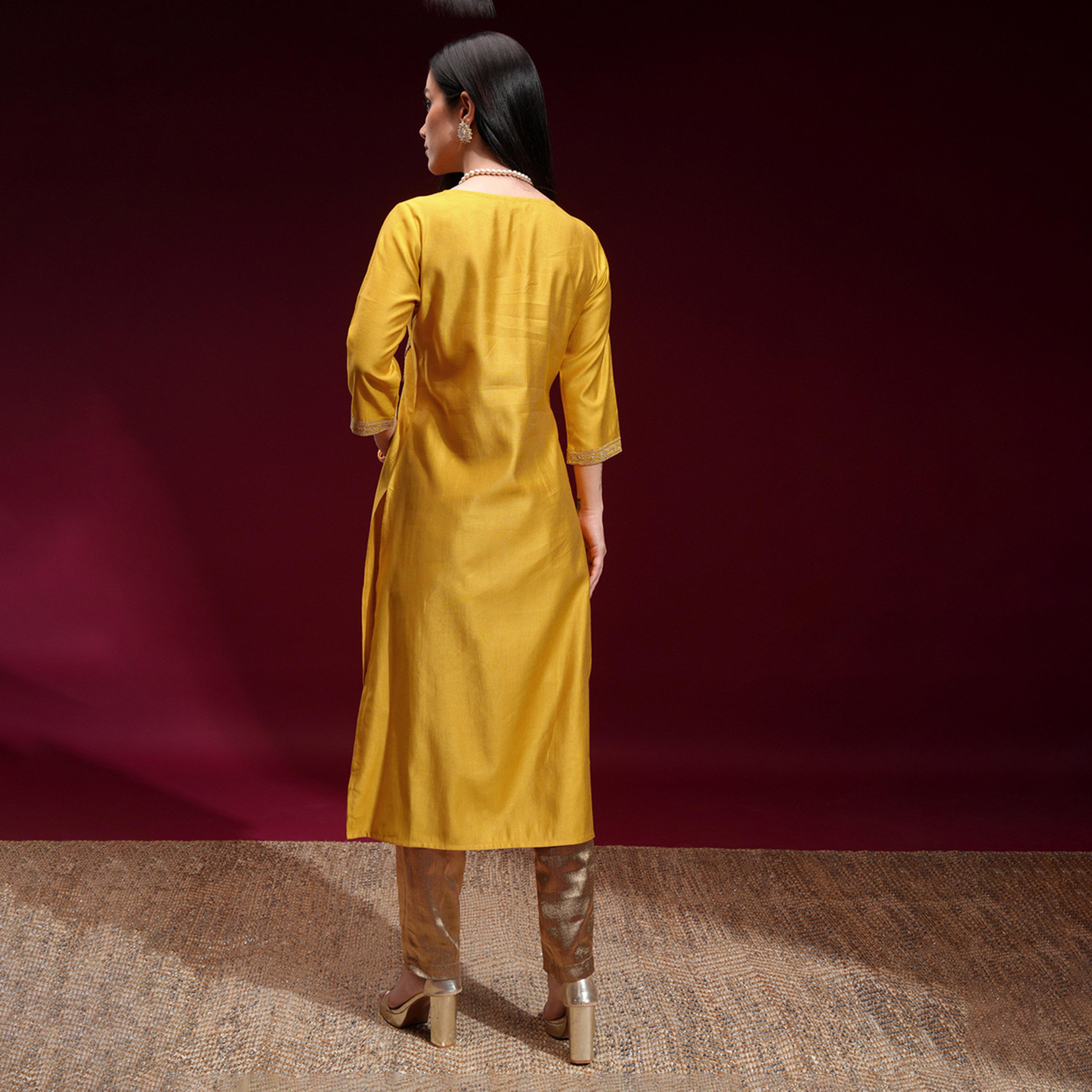 فيشود × ستايلي - كورتا مستقيمة بياقة مطرزة بالزهور مع ترتر-women-clothing-ethnicwear-kurtas-image-3