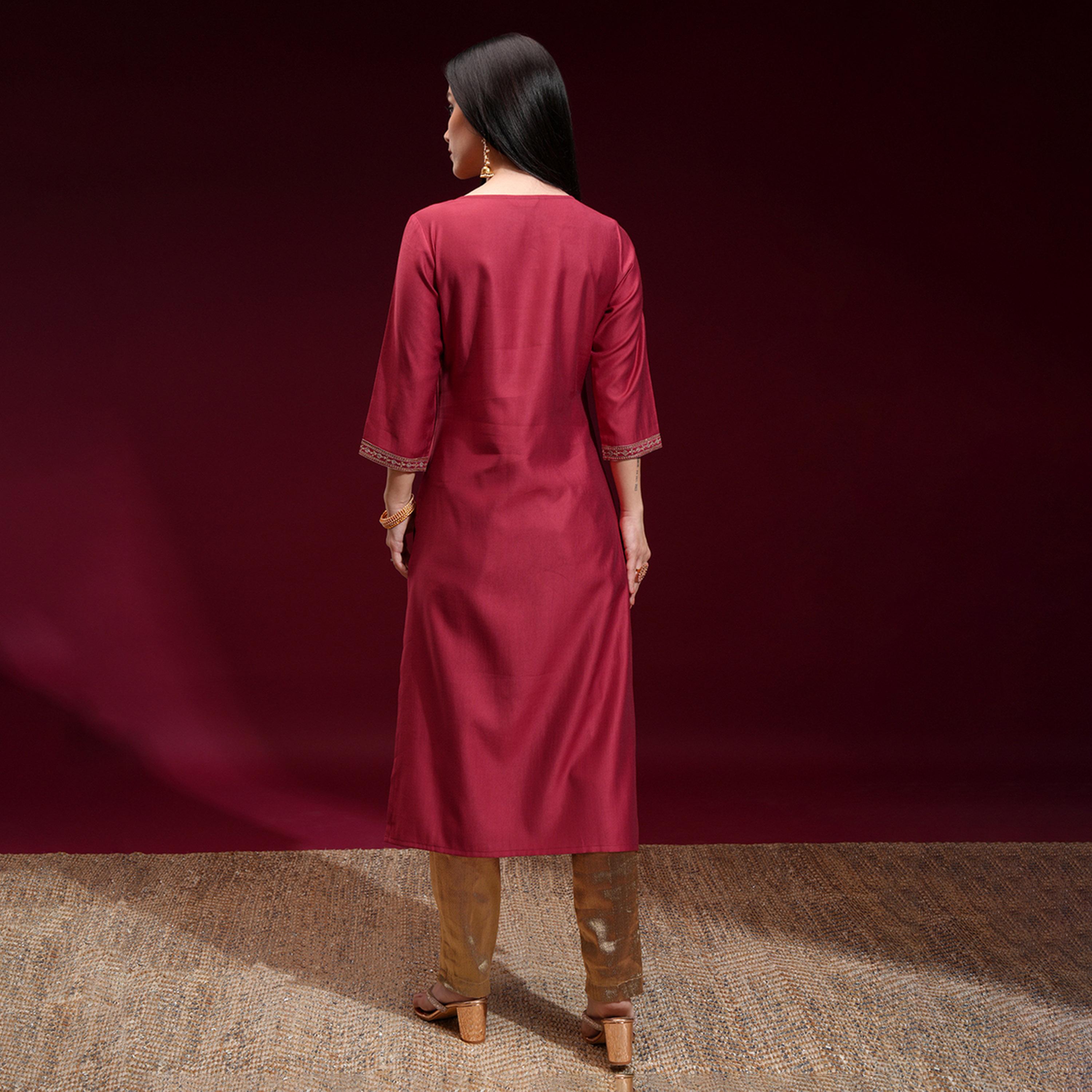 فيشود × ستايلي - كورتا مستقيمة بياقة مطرزة بالزهور مع ترتر-women-clothing-ethnicwear-kurtas-image-3