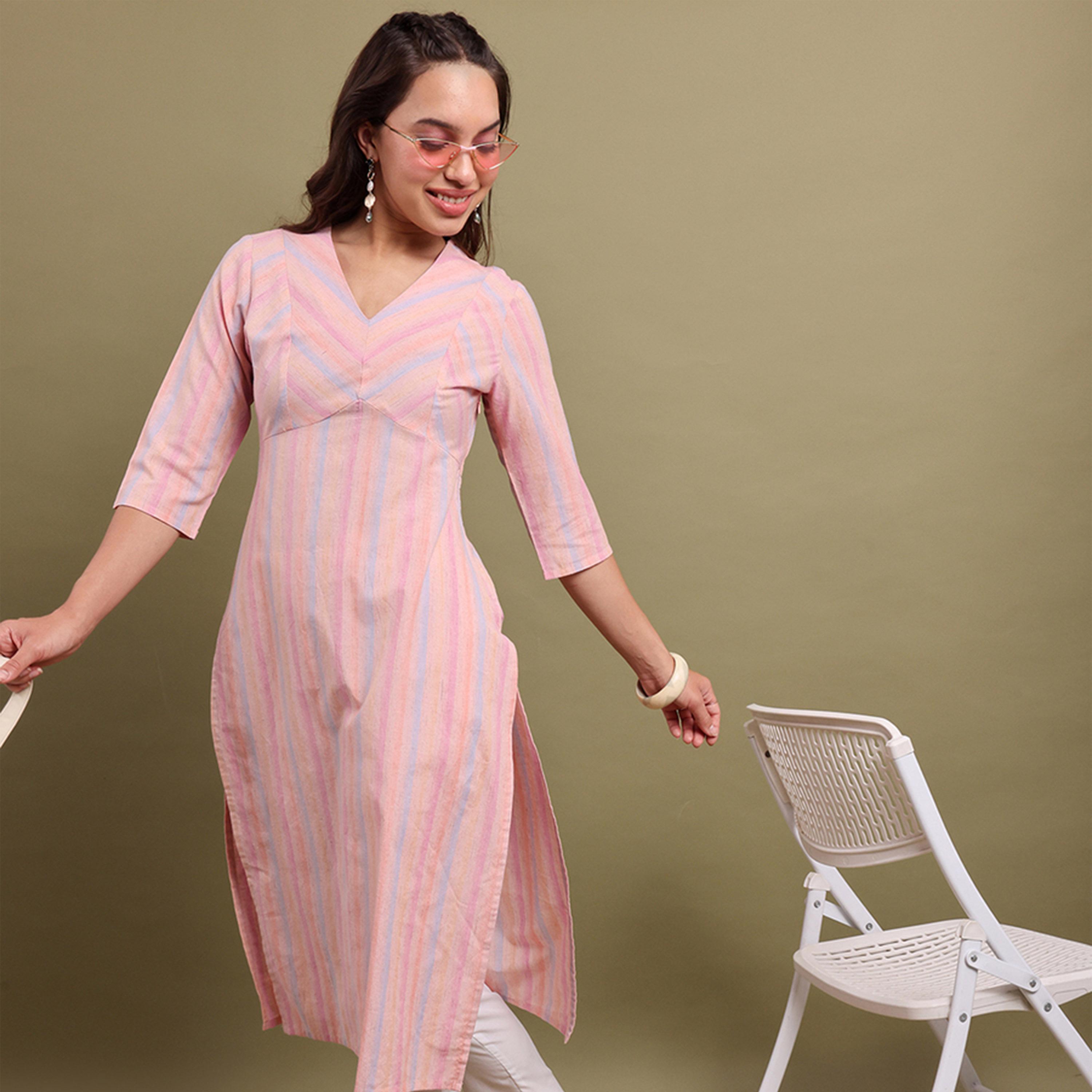 فيشود × ستايلي - كورتا قطنية مخططة بفتحة رقبة على شكل حرف V-women-clothing-ethnicwear-kurtas-image-1