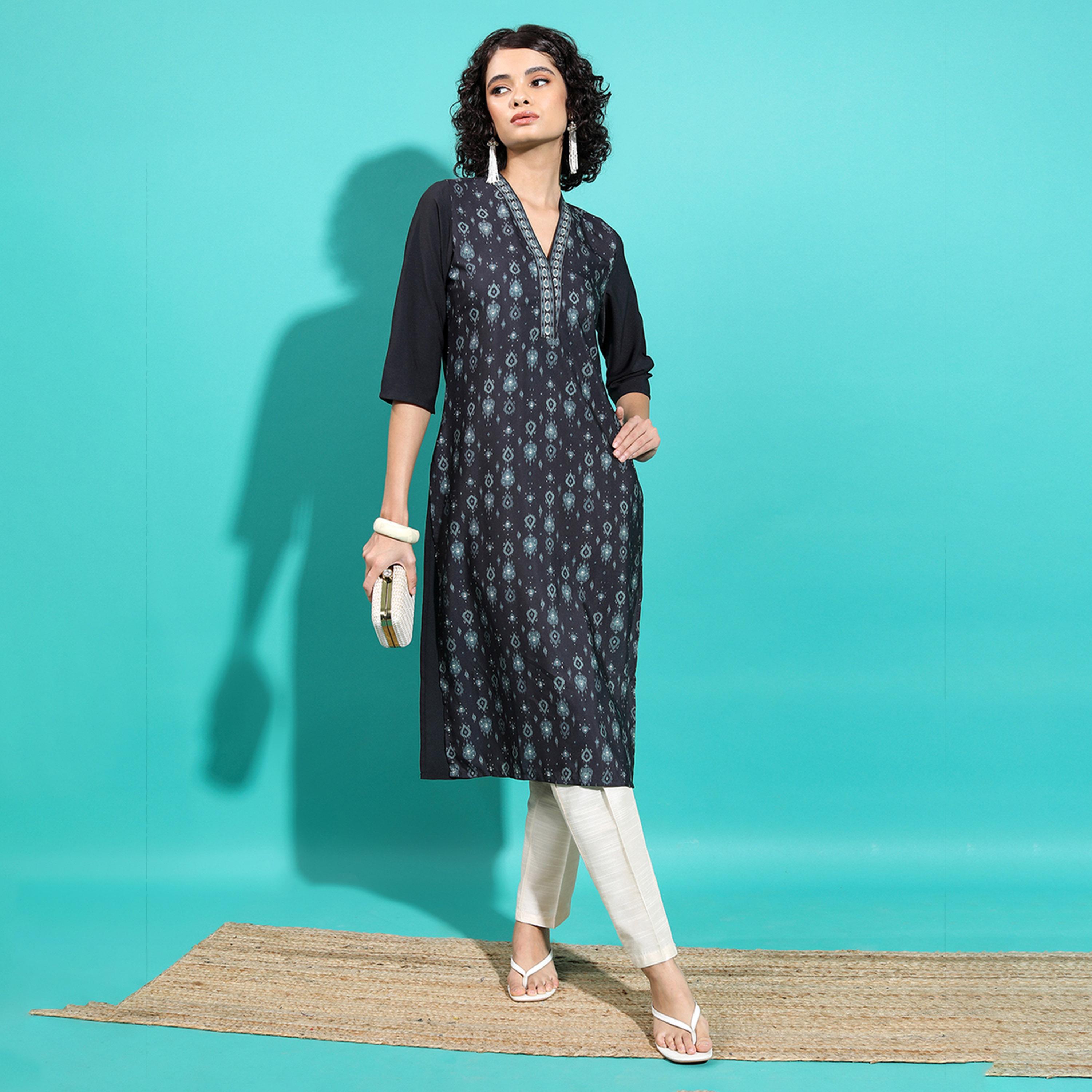 فيشود × ستايلي - كورتا بأكمام واسعة وتطريز هندسي باللون الأسود للنساء-women-clothing-ethnicwear-kurtas-image-1