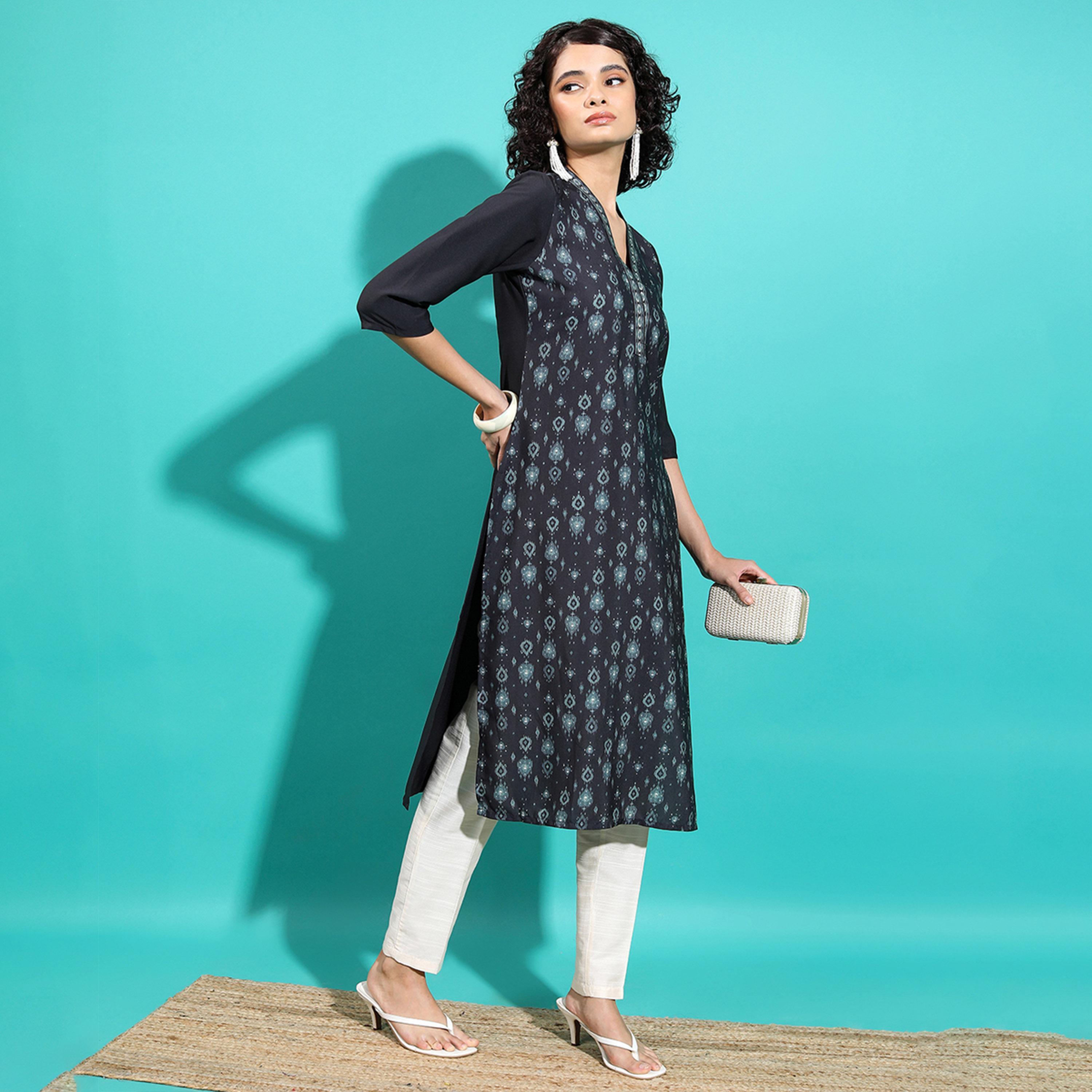فيشود × ستايلي - كورتا بأكمام واسعة وتطريز هندسي باللون الأسود للنساء-women-clothing-ethnicwear-kurtas-image-6