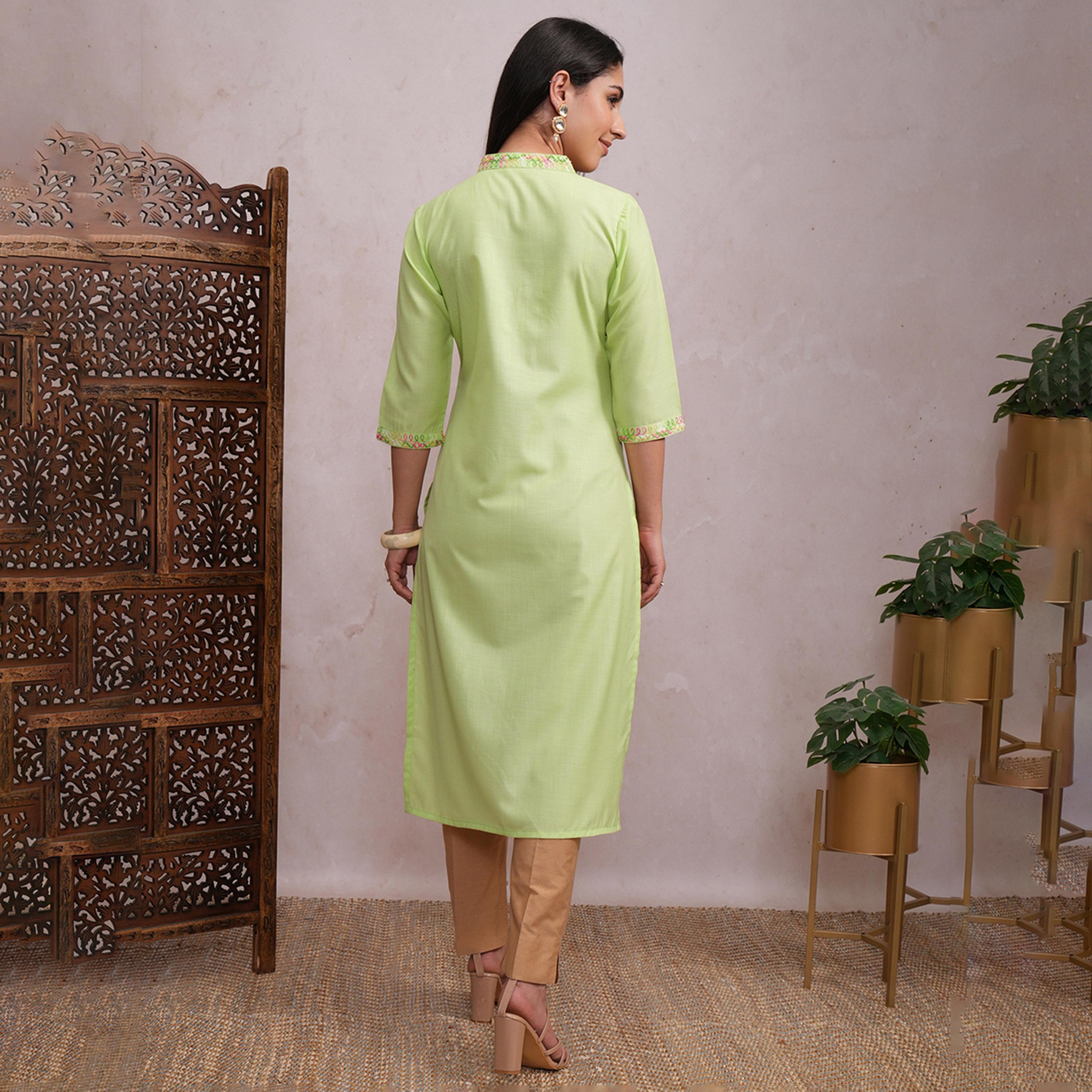 Vishudh X Styli Green Ethnic Motifs Embroidered V-Neck Thread Work Straight Kurta-women-clothing-ethnicwear-kurtas-image-3