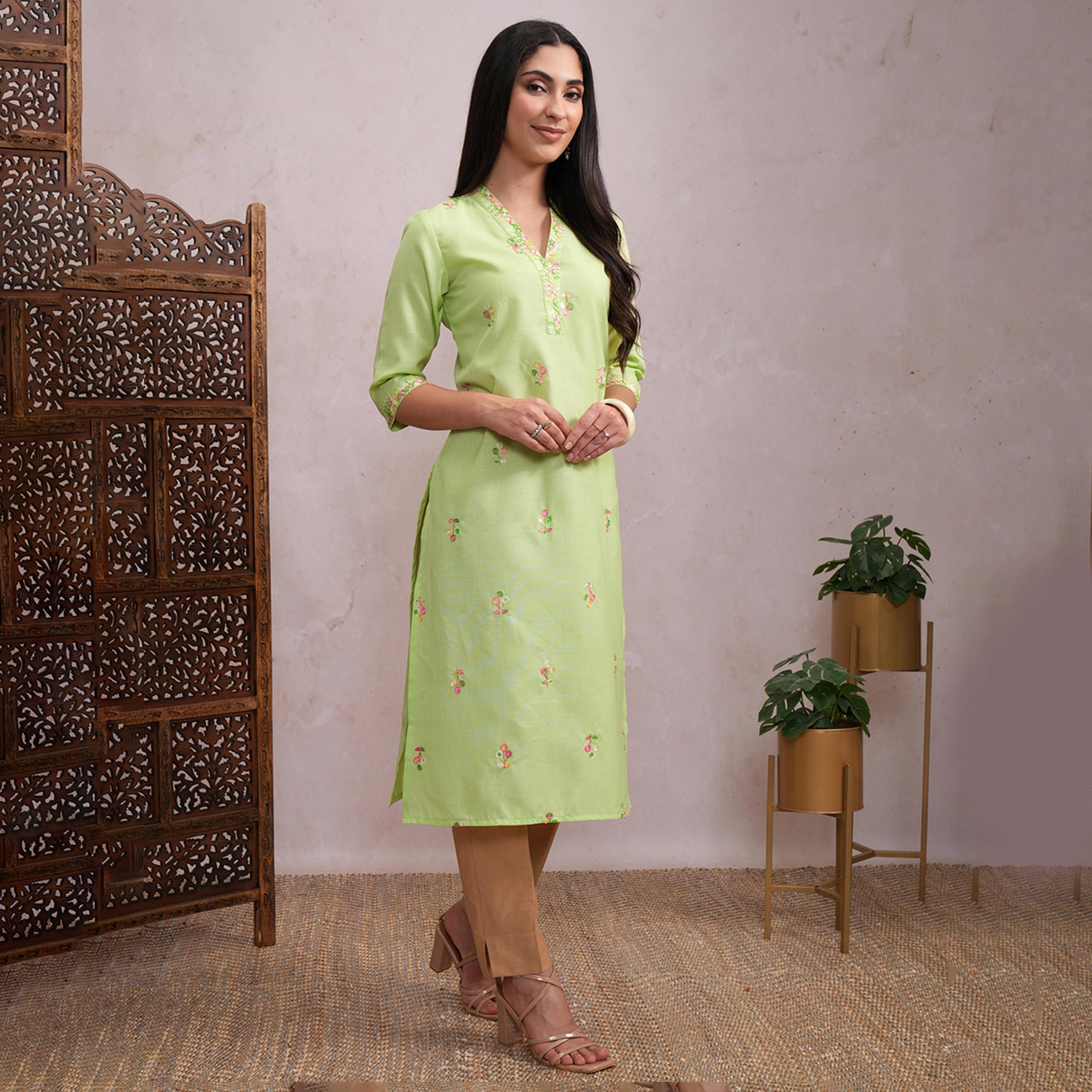 Vishudh X Styli Green Ethnic Motifs Embroidered V-Neck Thread Work Straight Kurta-women-clothing-ethnicwear-kurtas-image-4