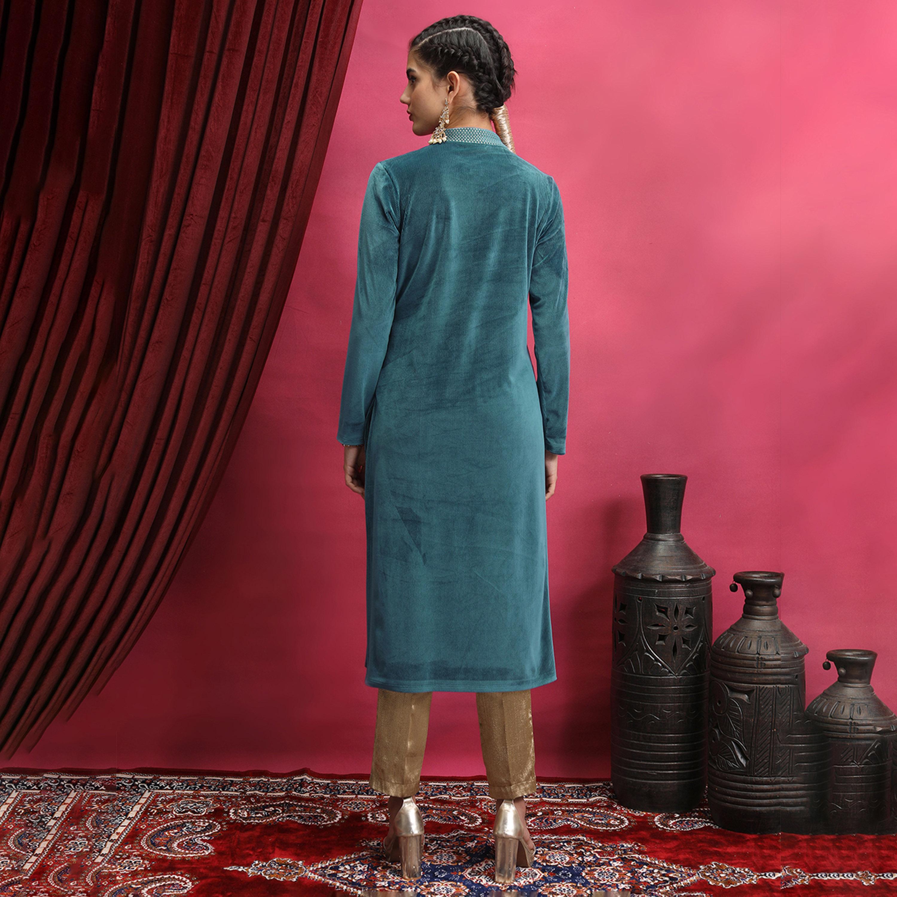 Vishudh X Styli V-Neck Straight Kurta-women-clothing-ethnicwear-kurtas-image-3