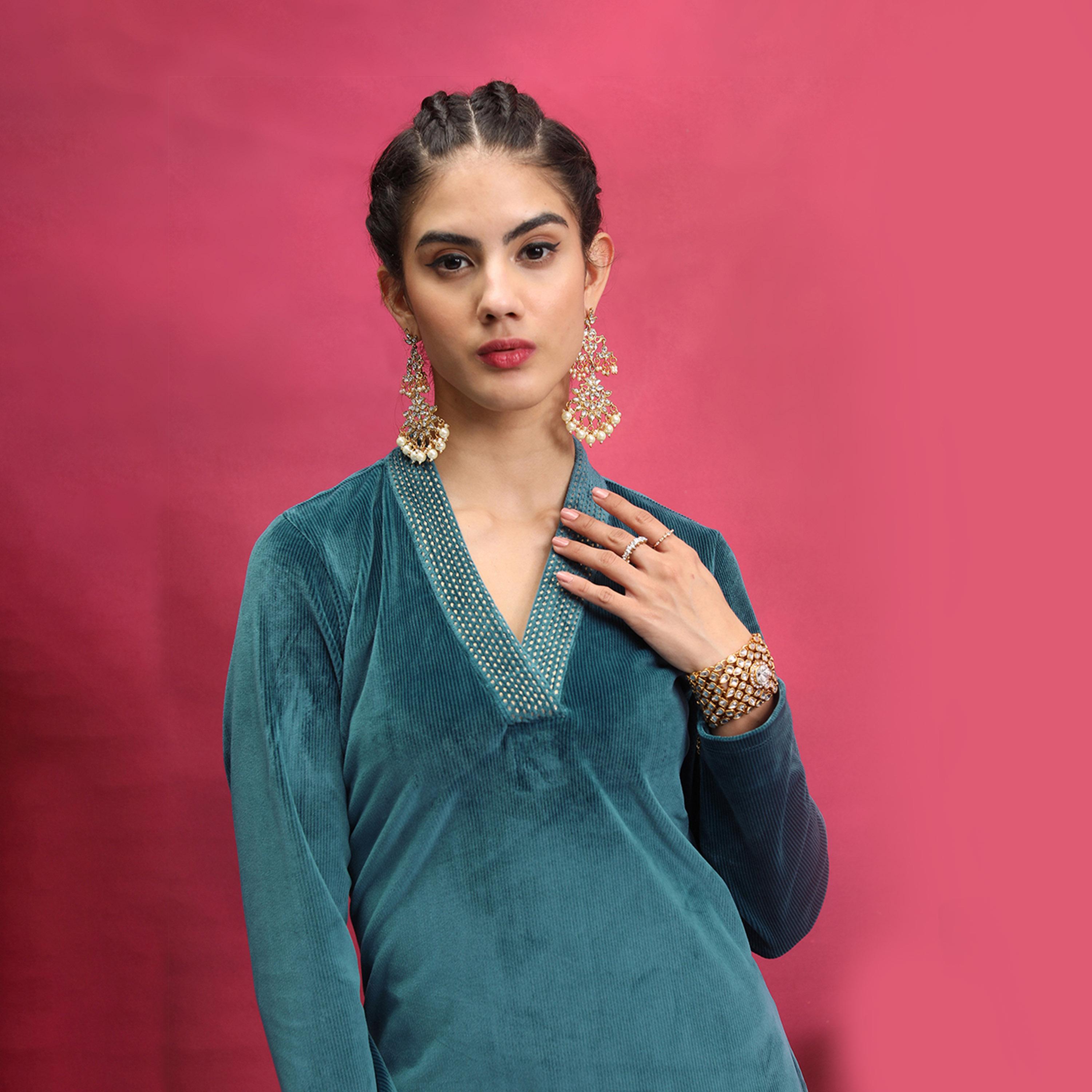 Vishudh X Styli V-Neck Straight Kurta-women-clothing-ethnicwear-kurtas-image-6
