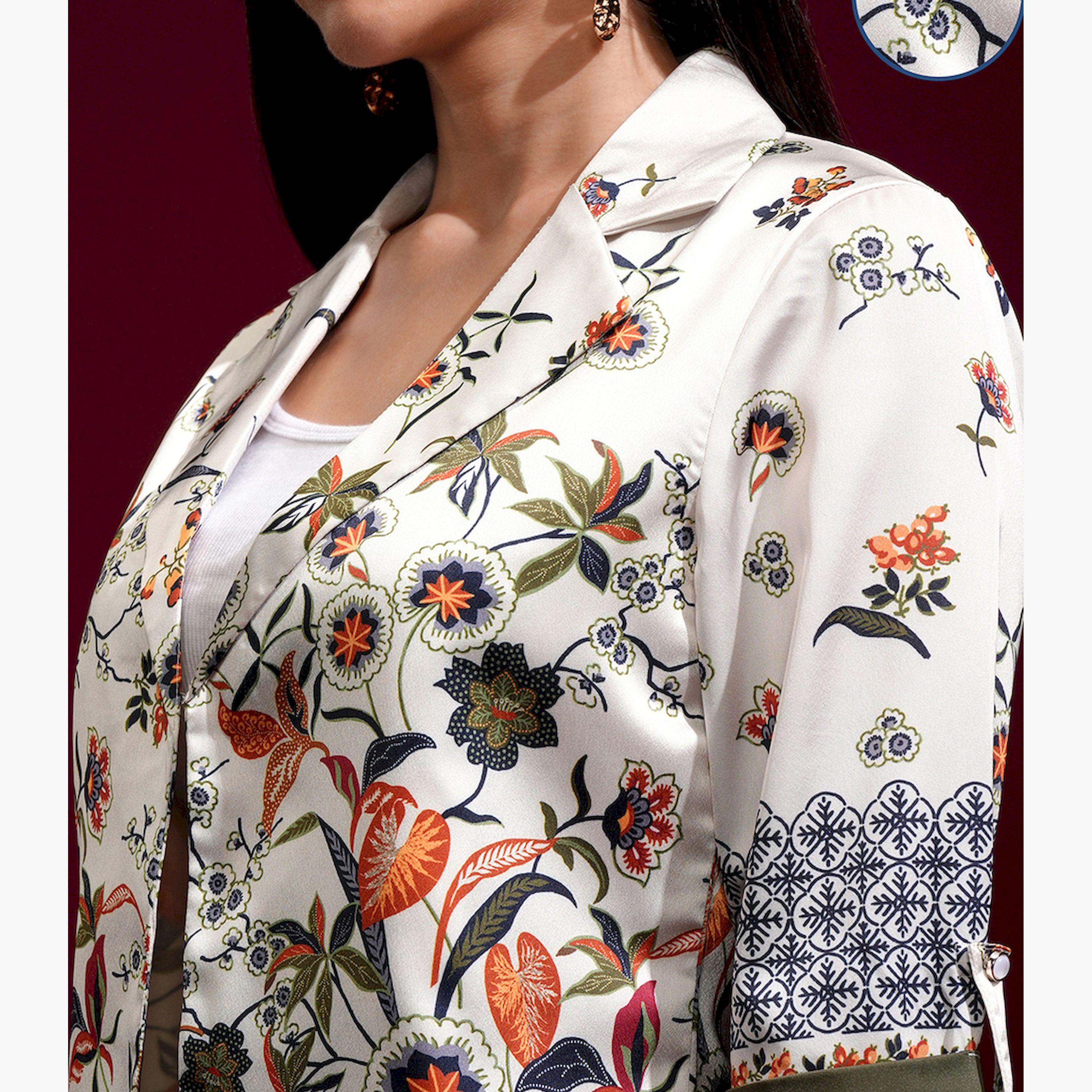 Vishudh X Styli Floral Printed Notched Lapel Roll-Up Sleeves Blazer With Trousers-women-clothing-coordsets-image-5