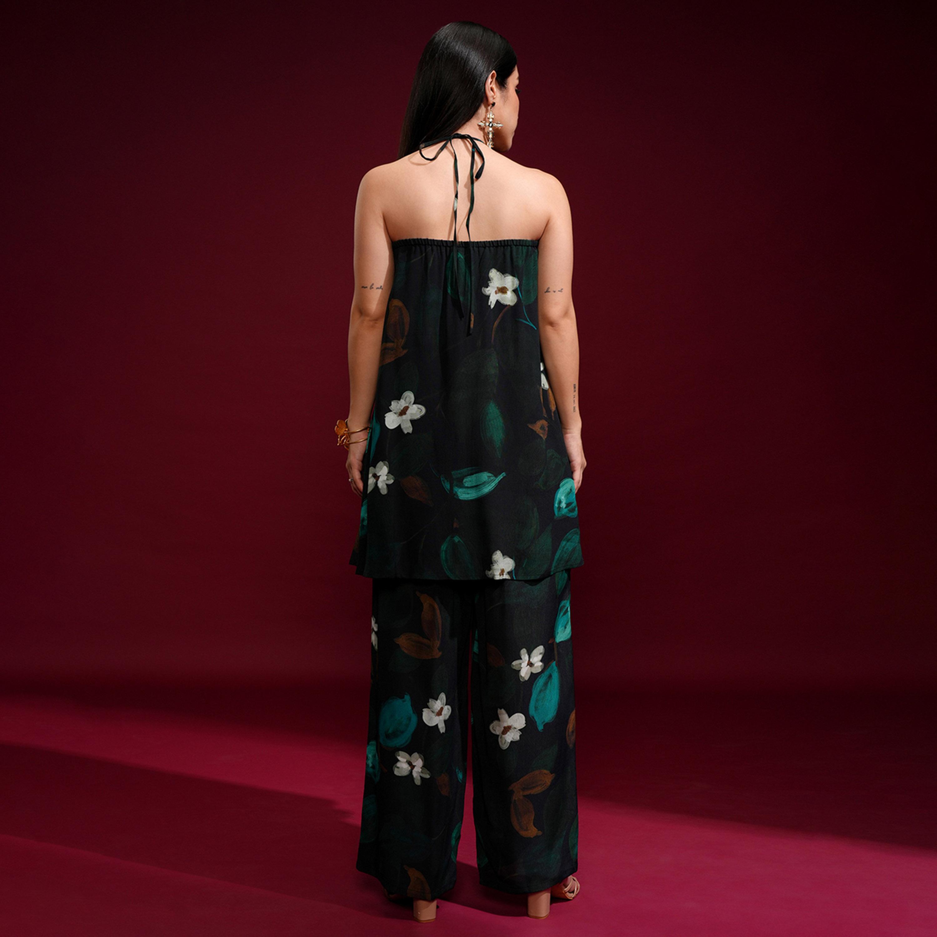 فيشود × ستايلي - تونيك بطبعة زهور وعنق هالتر مع بنطال بالازو-women-clothing-coordsets-image-3