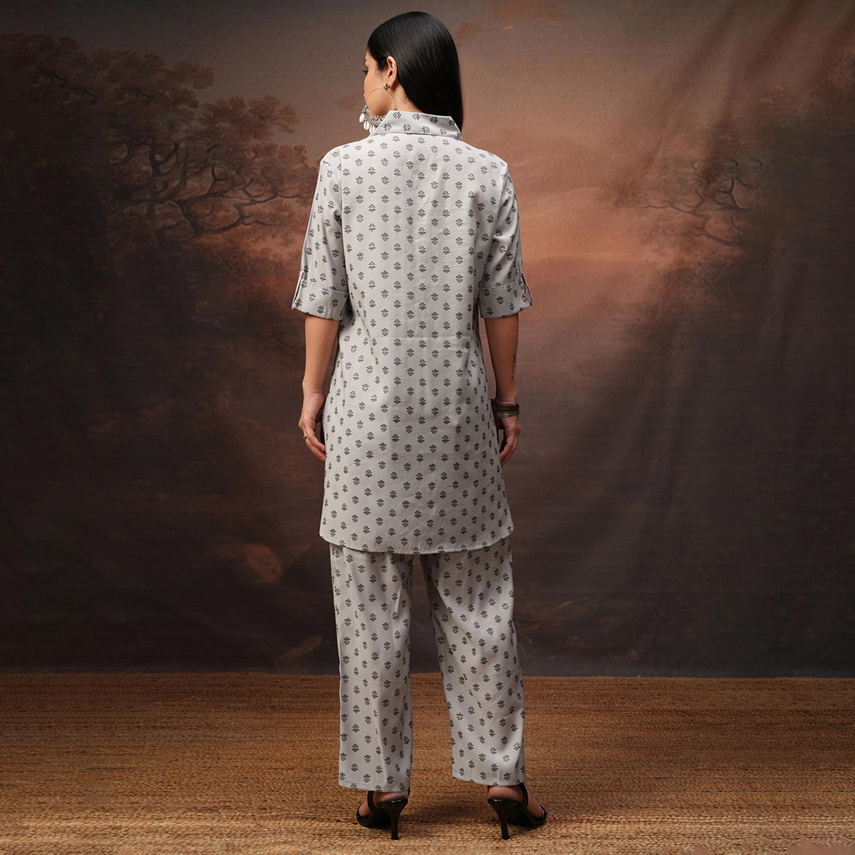 فيشود × ستايلي - قميص مطبوع بأكمام ثلاثة أرباع وياقة مع بنطال بالازو - رمادي-women-clothing-coordsets-image-3