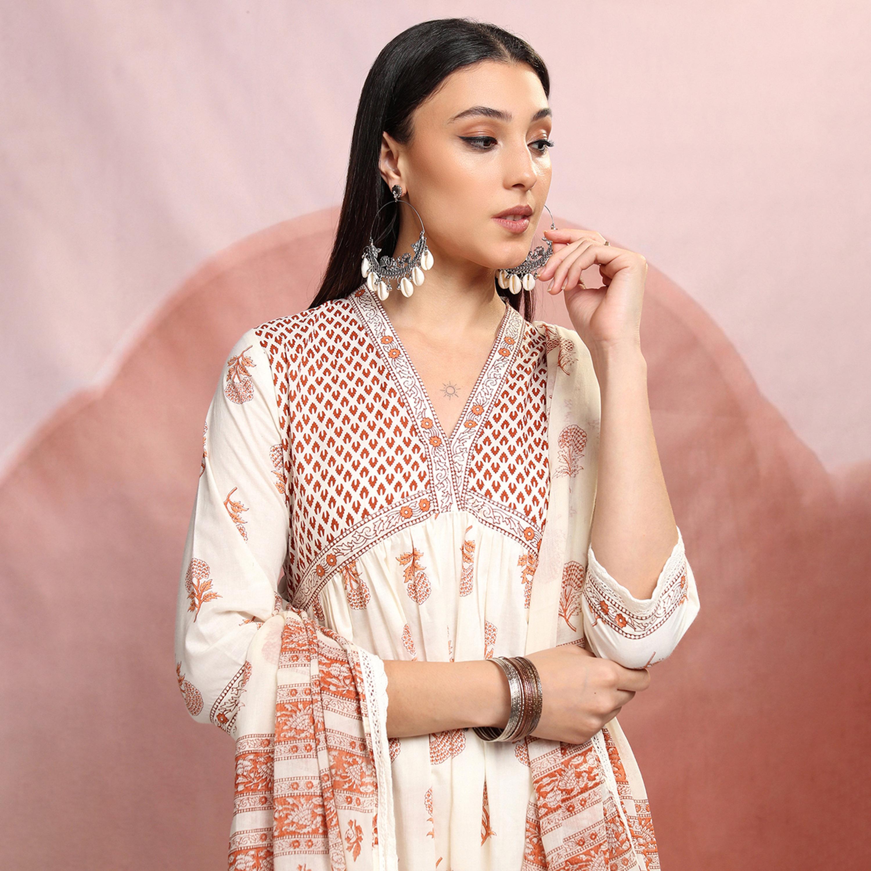 فيشود × ستايلي - كورتا بطبعة زهور من القطن الخالص بفتحة رقبة على شكل حرف V مع بنطال ووشاح-women-clothing-ethnicwear-sareesets-image-2