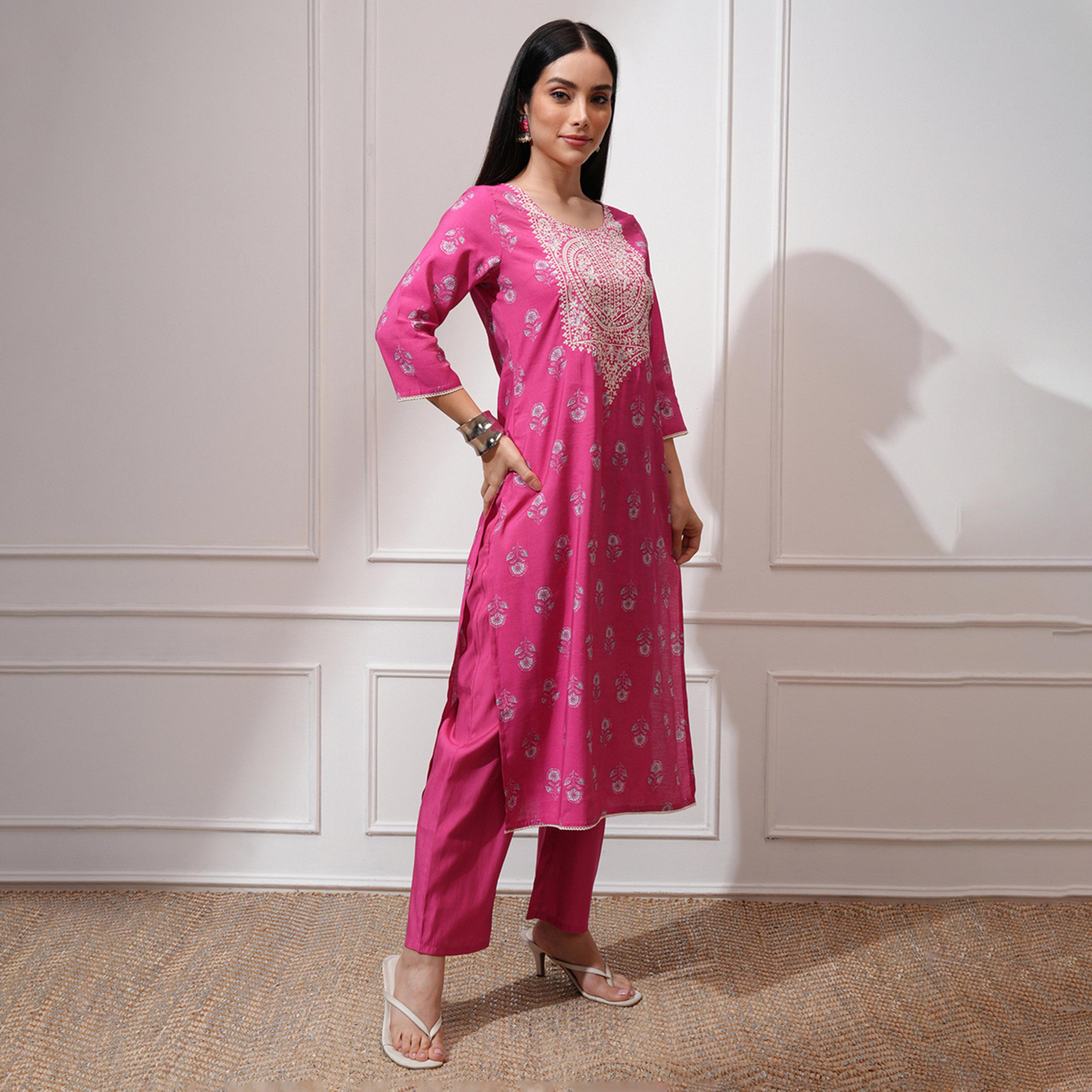 فيشود × ستايلي - كورتا مستقيمة بطبعة زهور وتطريز خيوط مع بنطال ووشاح-women-clothing-ethnicwear-sareesets-image-6