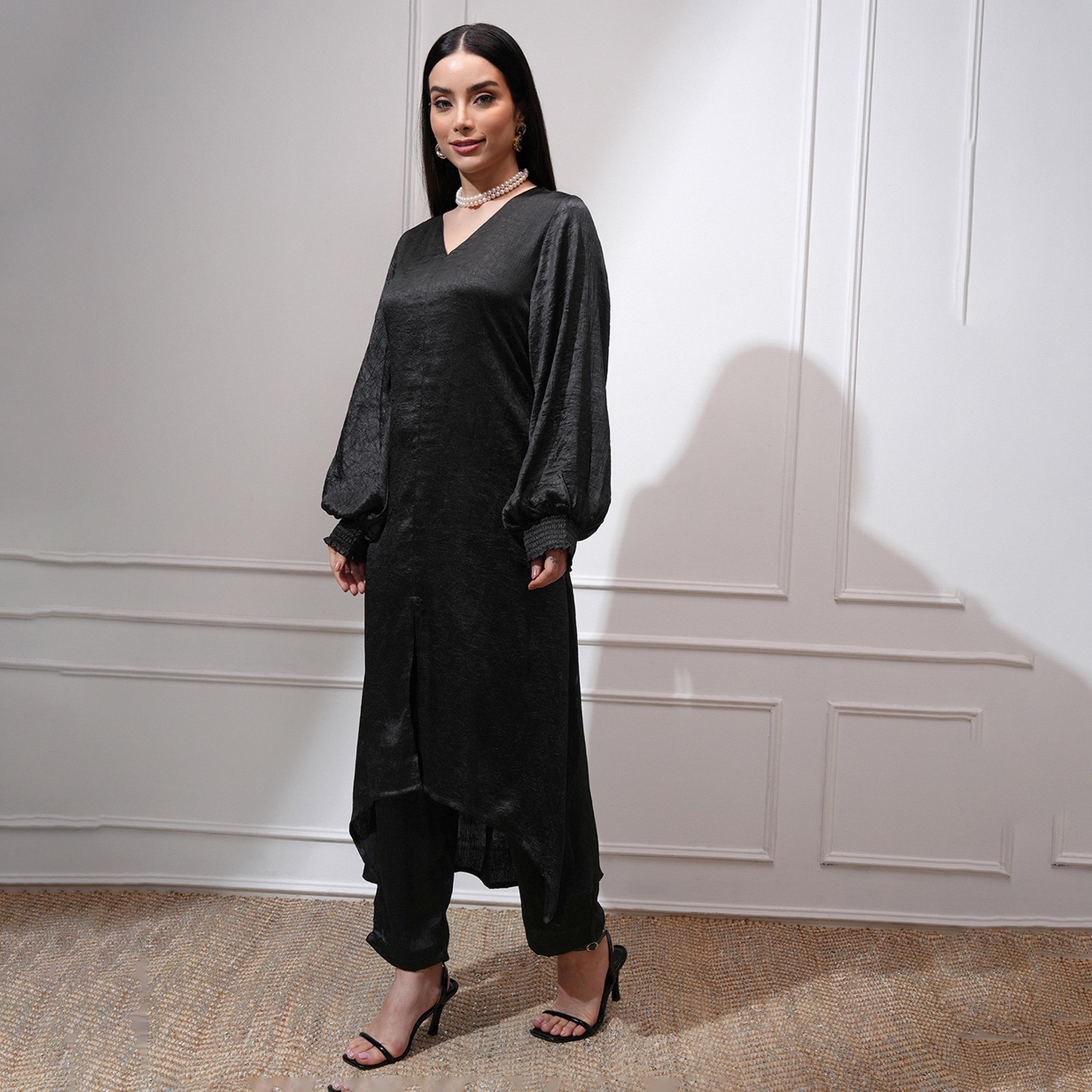 Vishudh X Styli Textured V-Neck Puffed Sleeves A-Line Kurta with Trousers-women-clothing-ethnicwear-kurtasets-image-4