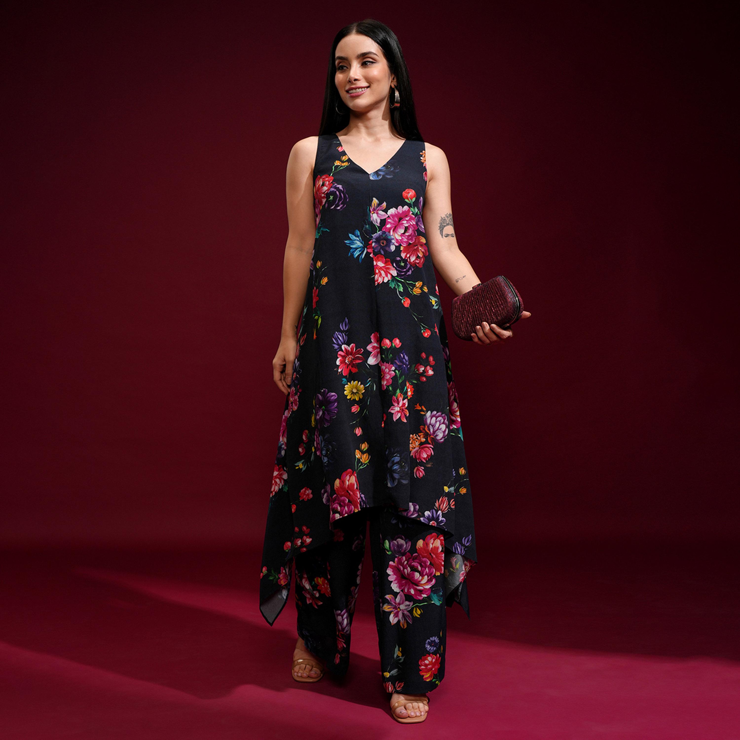Vishudh X Styli Floral Printed Flared Kurta With Palazzos-women-clothing-ethnicwear-kurtasets-image-2